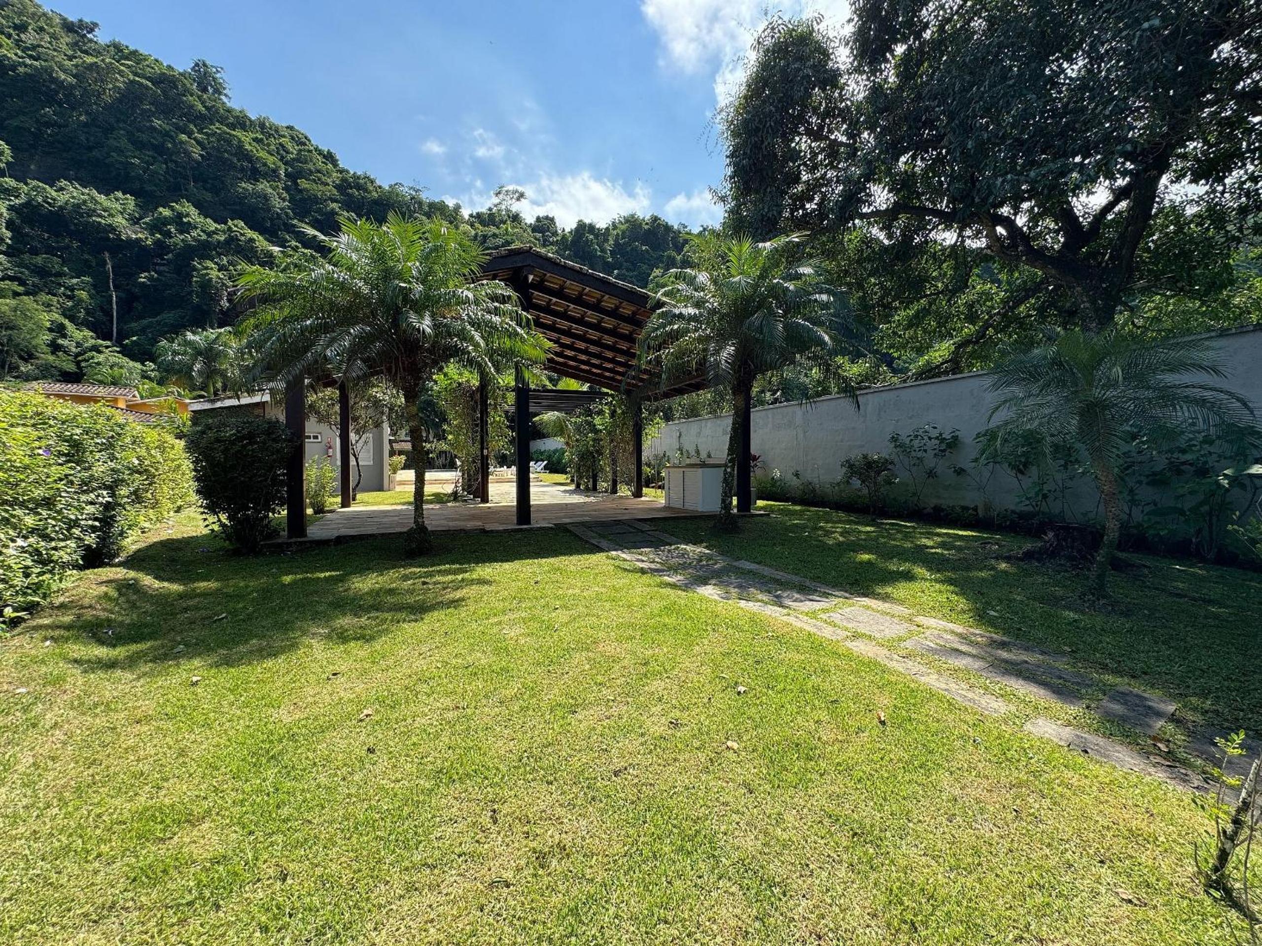 Casa com piscina privativa a 100m da Praia de Paúba