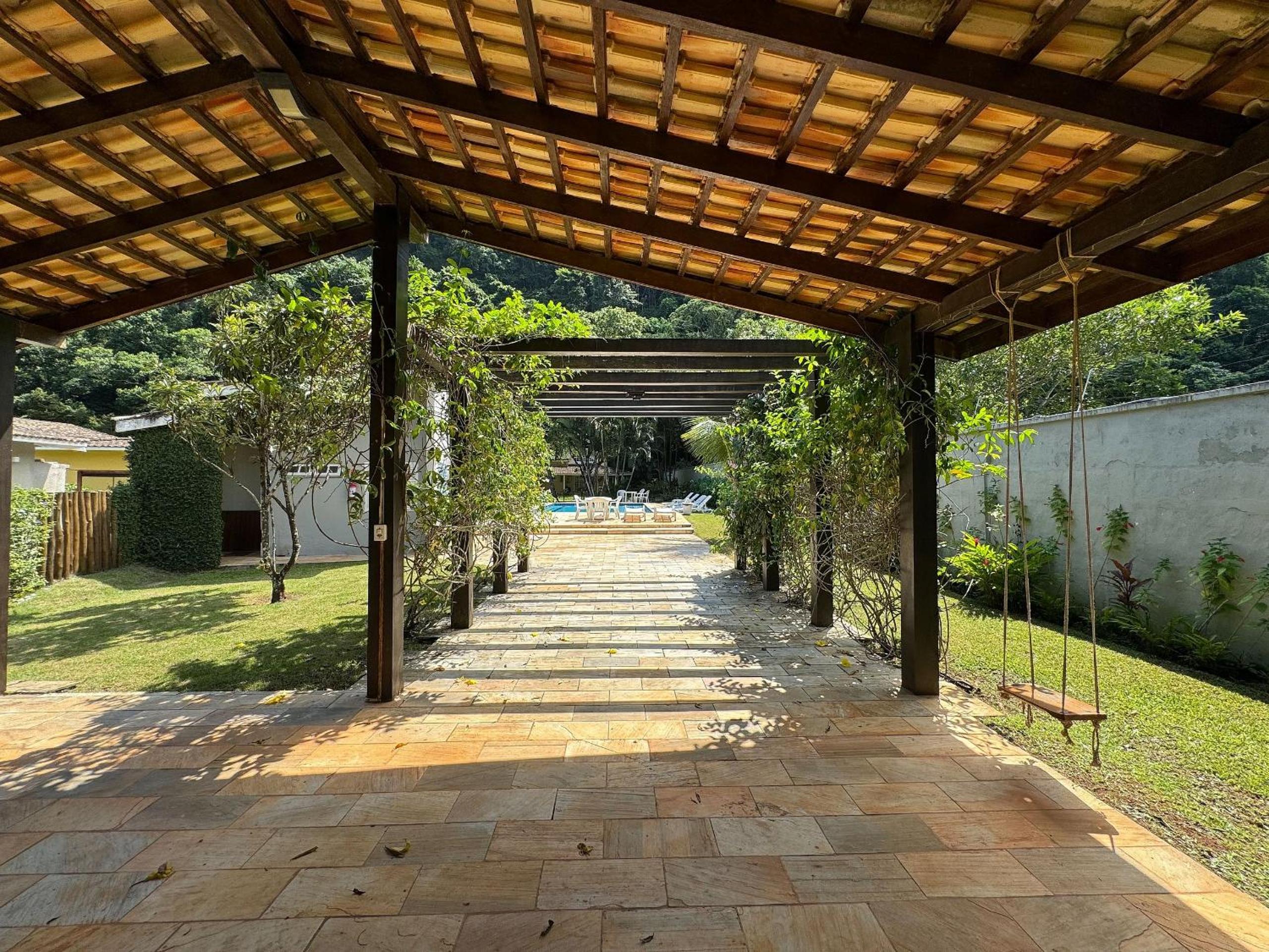 Casa com piscina privativa a 100m da Praia de Paúba