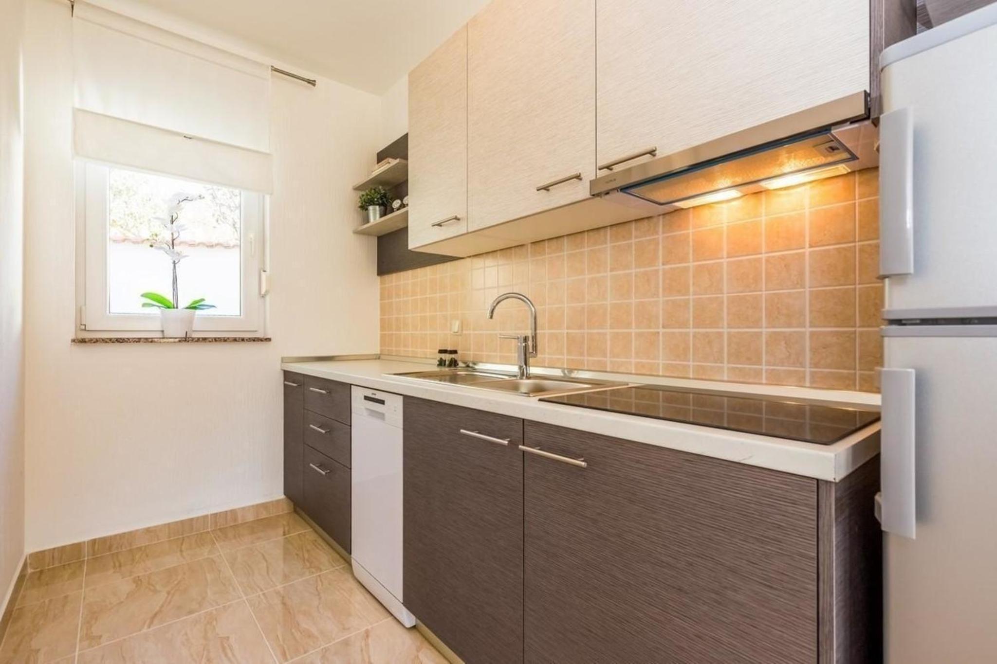 Geräumiges Ferienhaus in Dramalj mit Privatem gemeinsamem Pool view 4