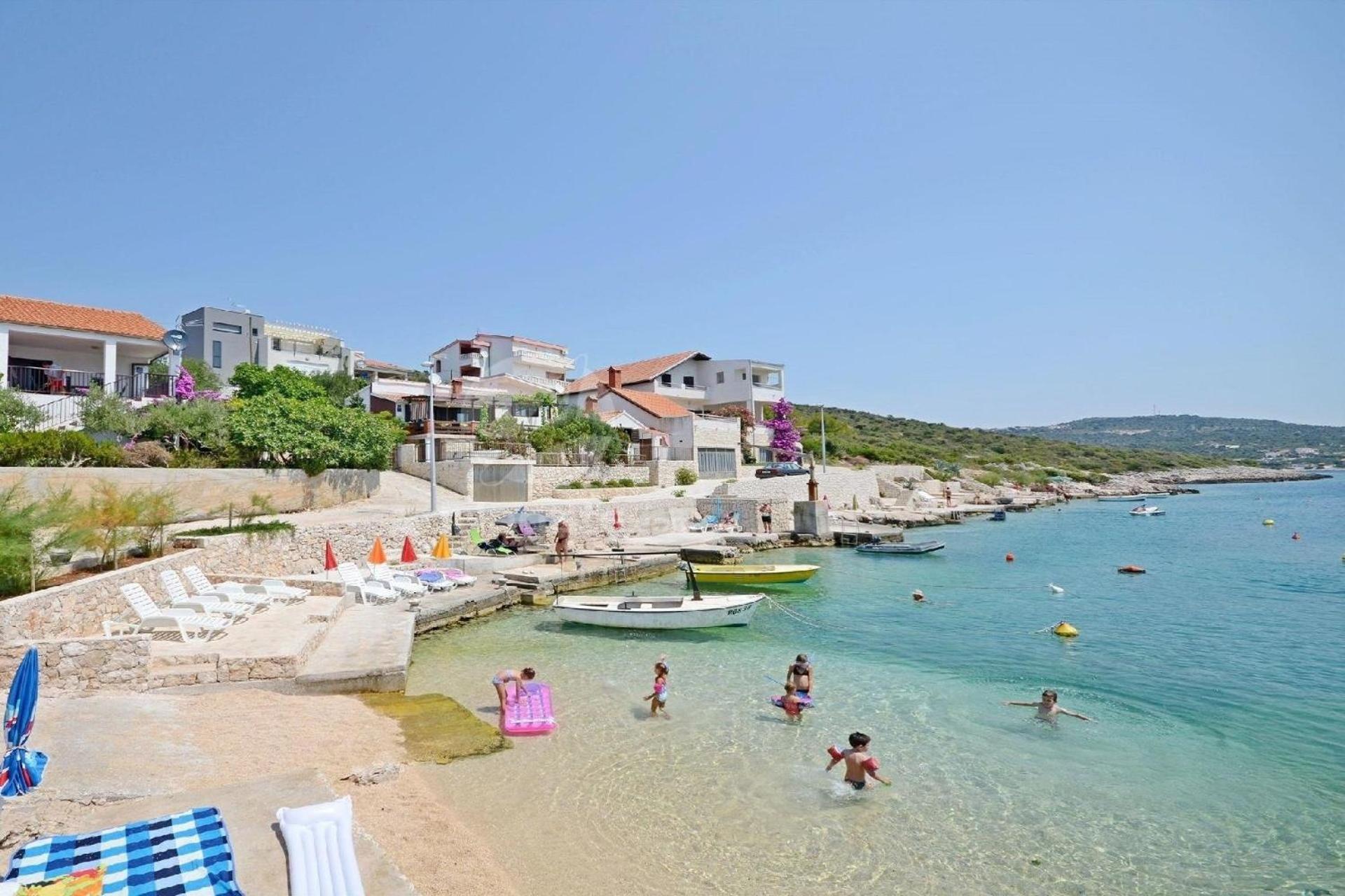 Luxuriöses Ferienhaus Mit Pool Direkt Am Meer view 2