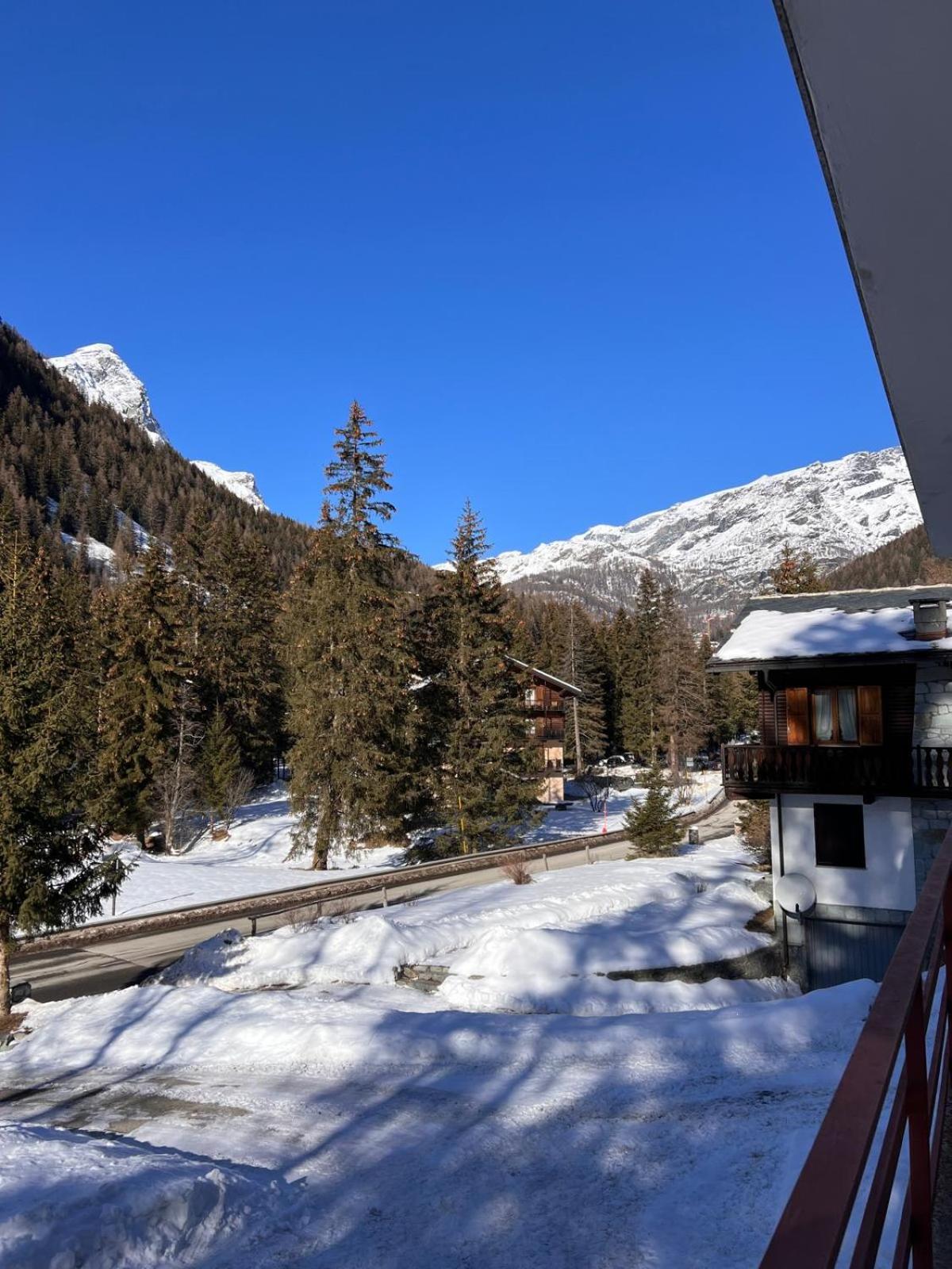 Appartamento moderno nel cuore della montagna, a due passi da Champoluc