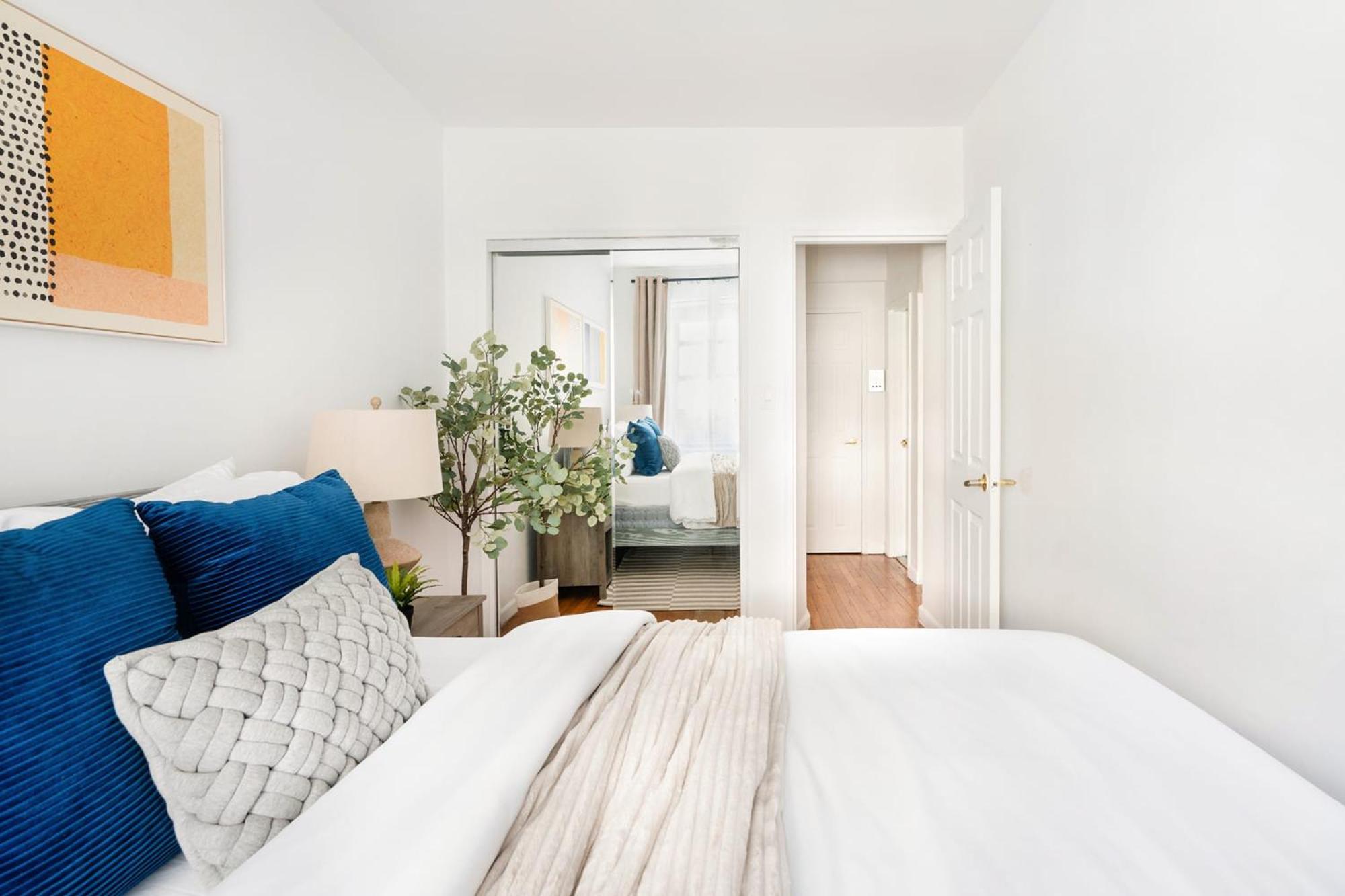 350-1A Gramercy New 1BR Sleeps4 Newly Furnished