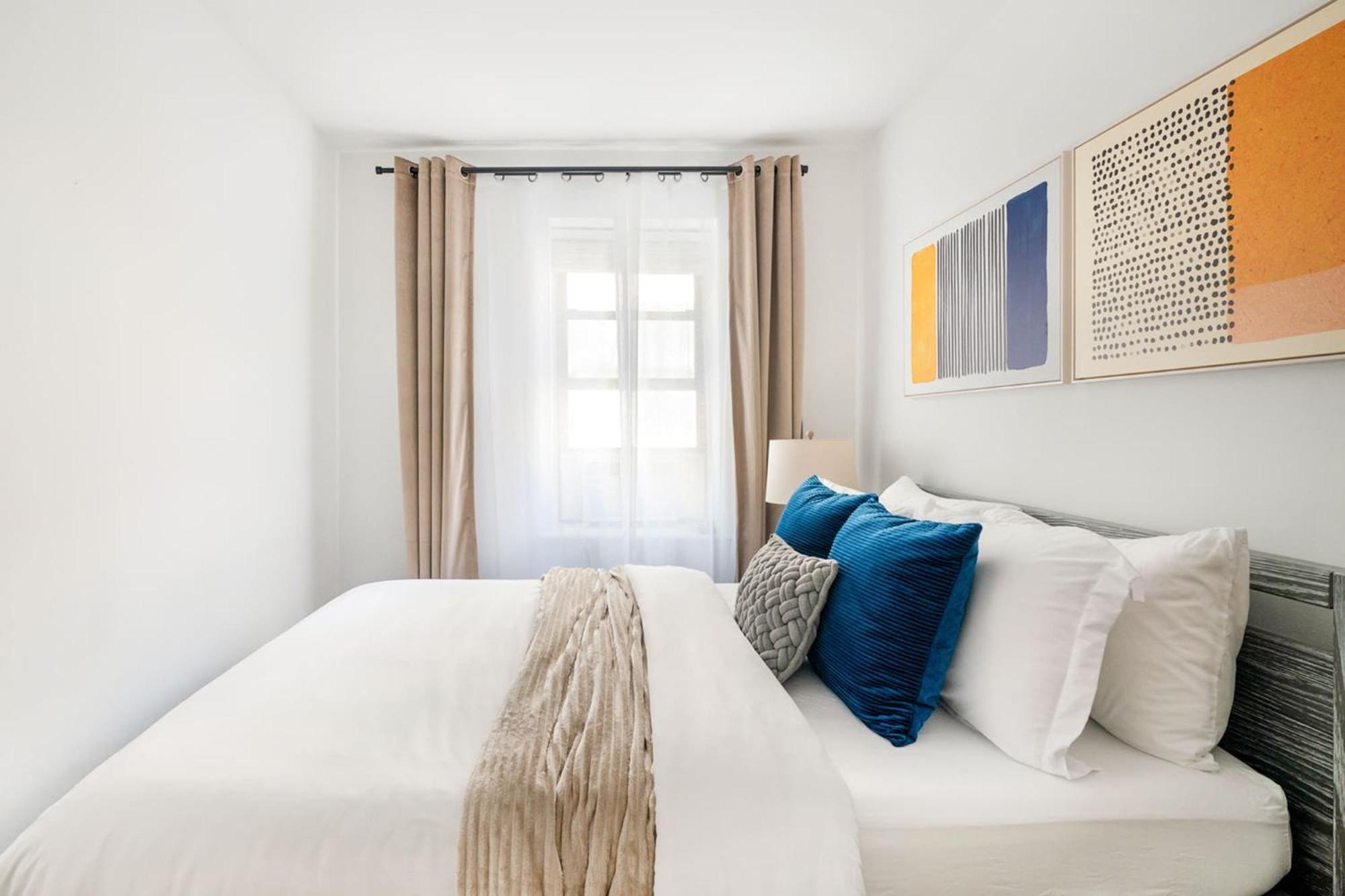 350-1A Gramercy New 1BR Sleeps4 Newly Furnished