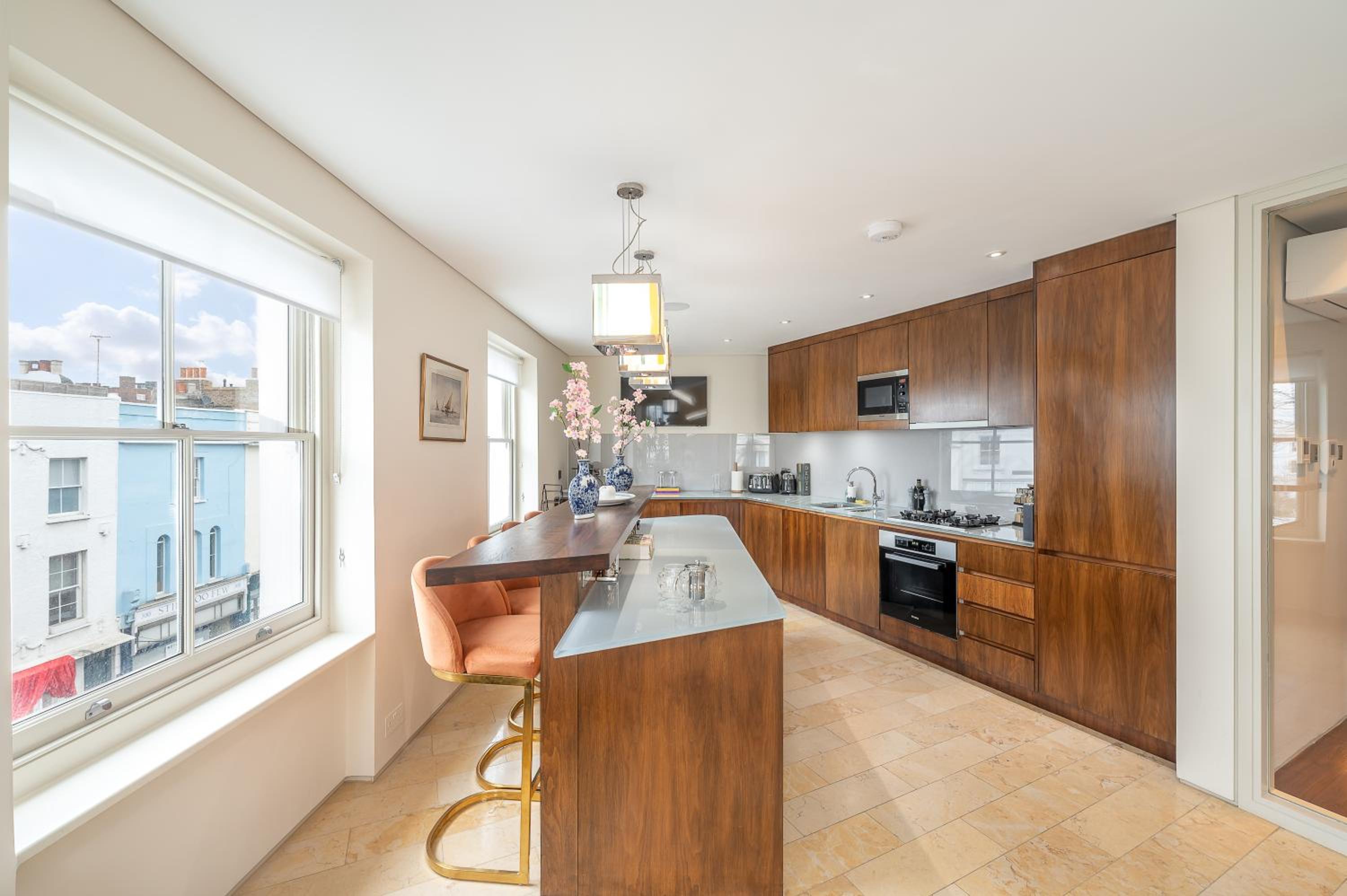 Brand New Refurbishment Townhouse in Notting Hill near Portobello Road with AC Air Conditioning & Roof Terrace
