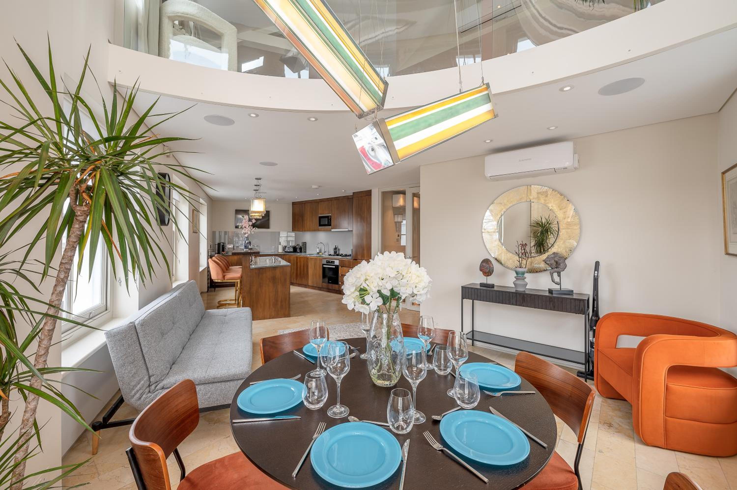 Brand New Refurbishment Townhouse in Notting Hill near Portobello Road with AC Air Conditioning & Roof Terrace