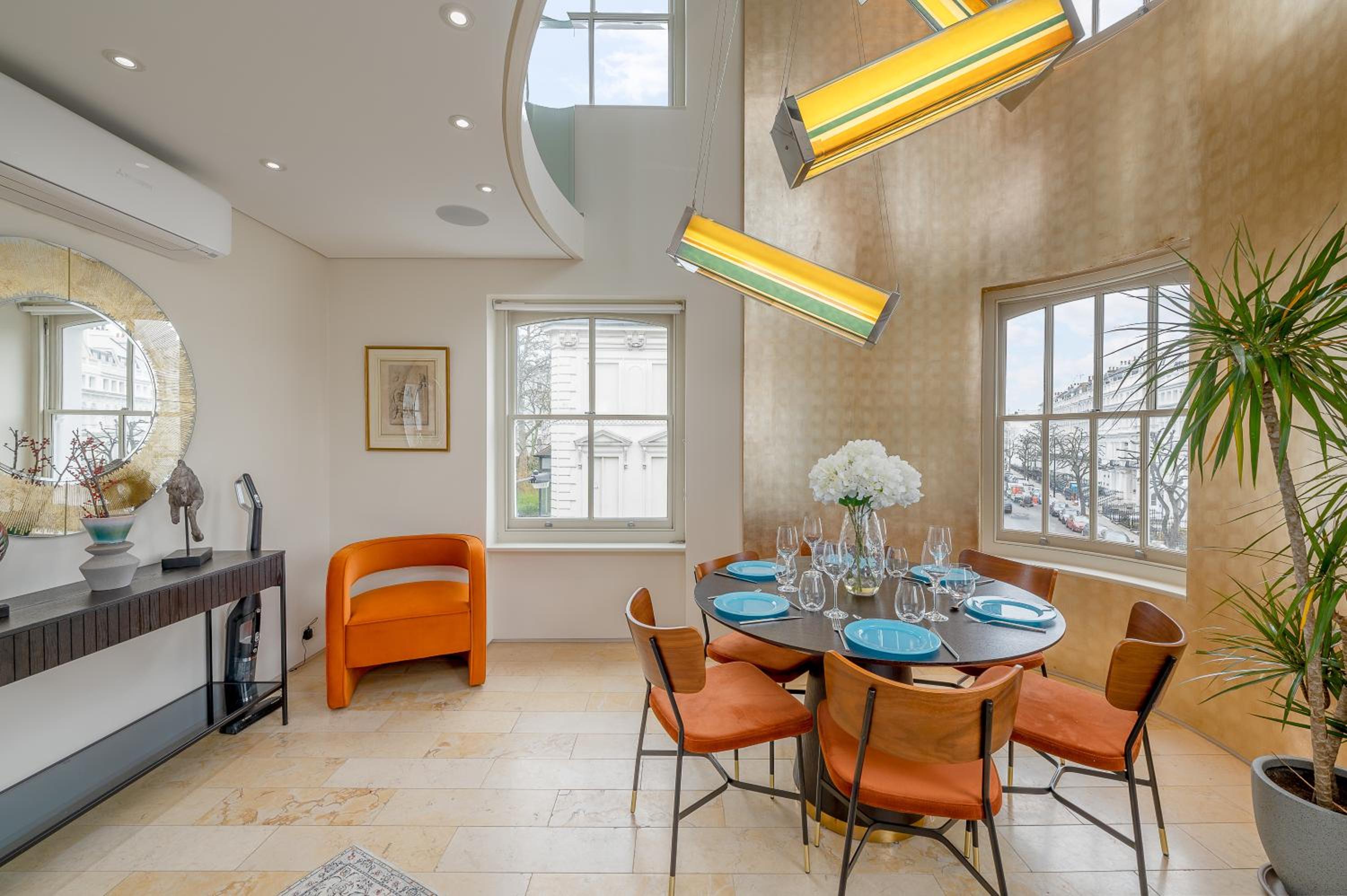 Brand New Refurbishment Townhouse in Notting Hill near Portobello Road with AC Air Conditioning & Roof Terrace