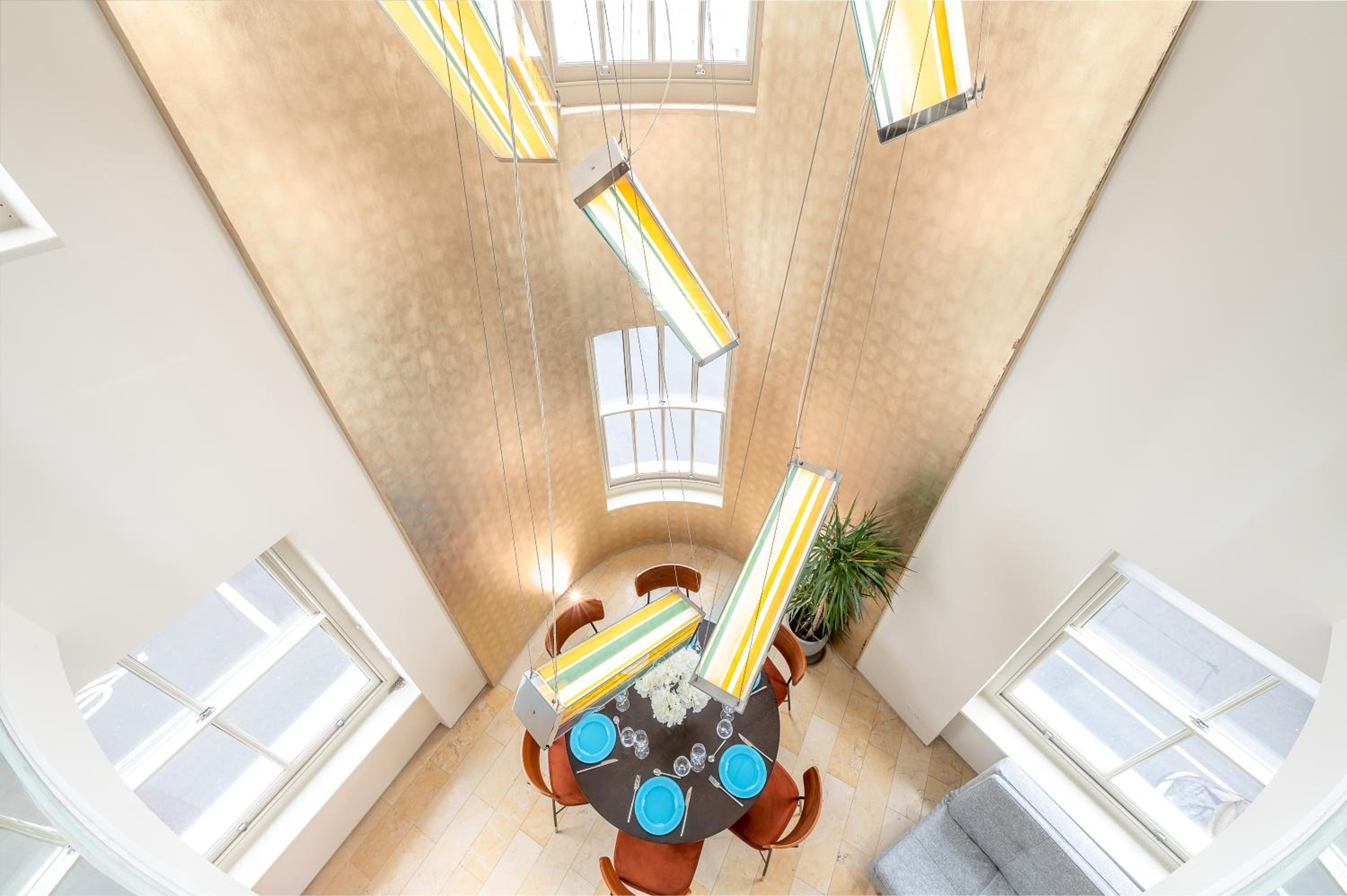 Brand New Refurbishment Townhouse in Notting Hill near Portobello Road with AC Air Conditioning & Roof Terrace