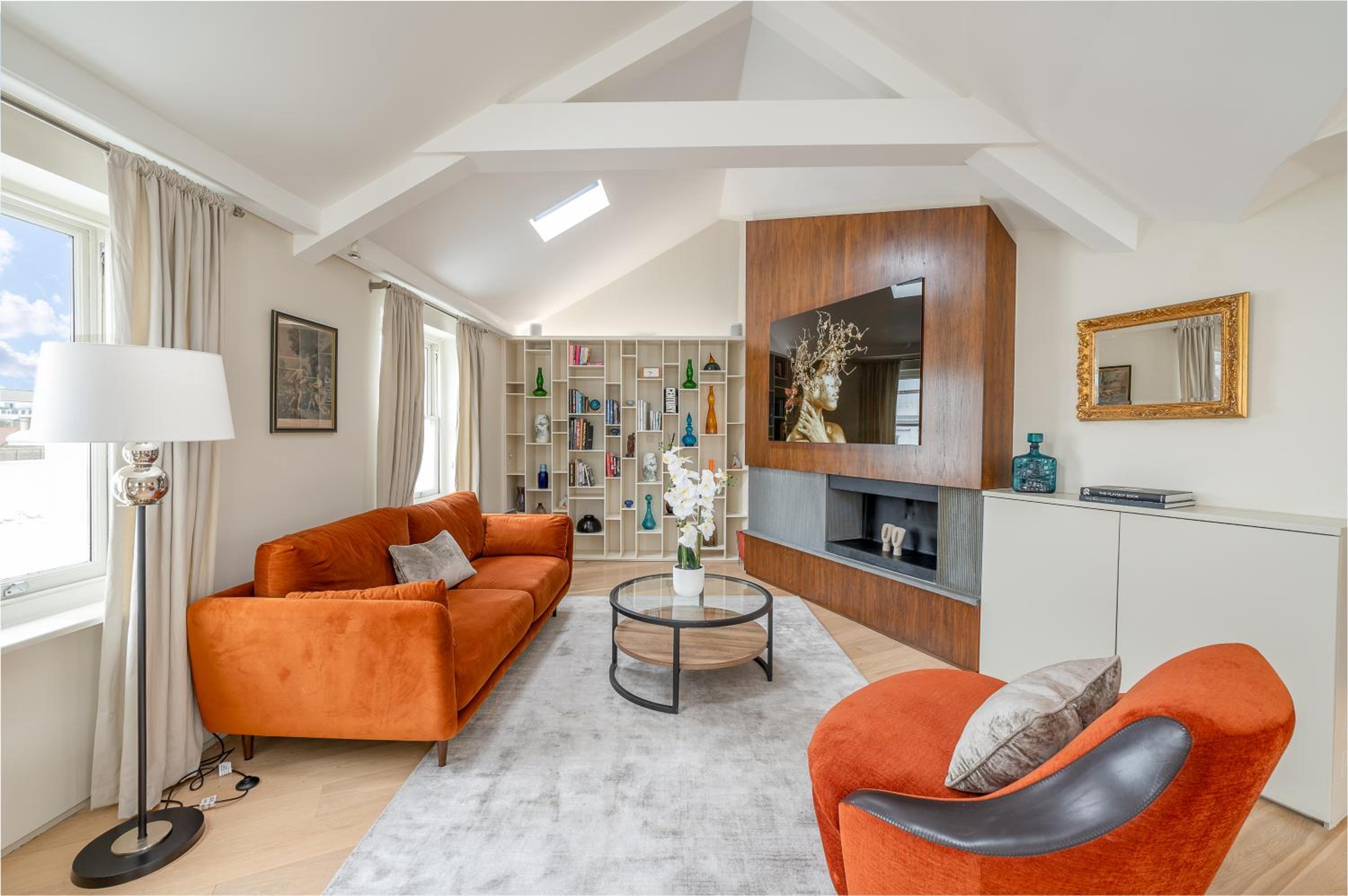 Brand New Refurbishment Townhouse in Notting Hill near Portobello Road with AC Air Conditioning & Roof Terrace