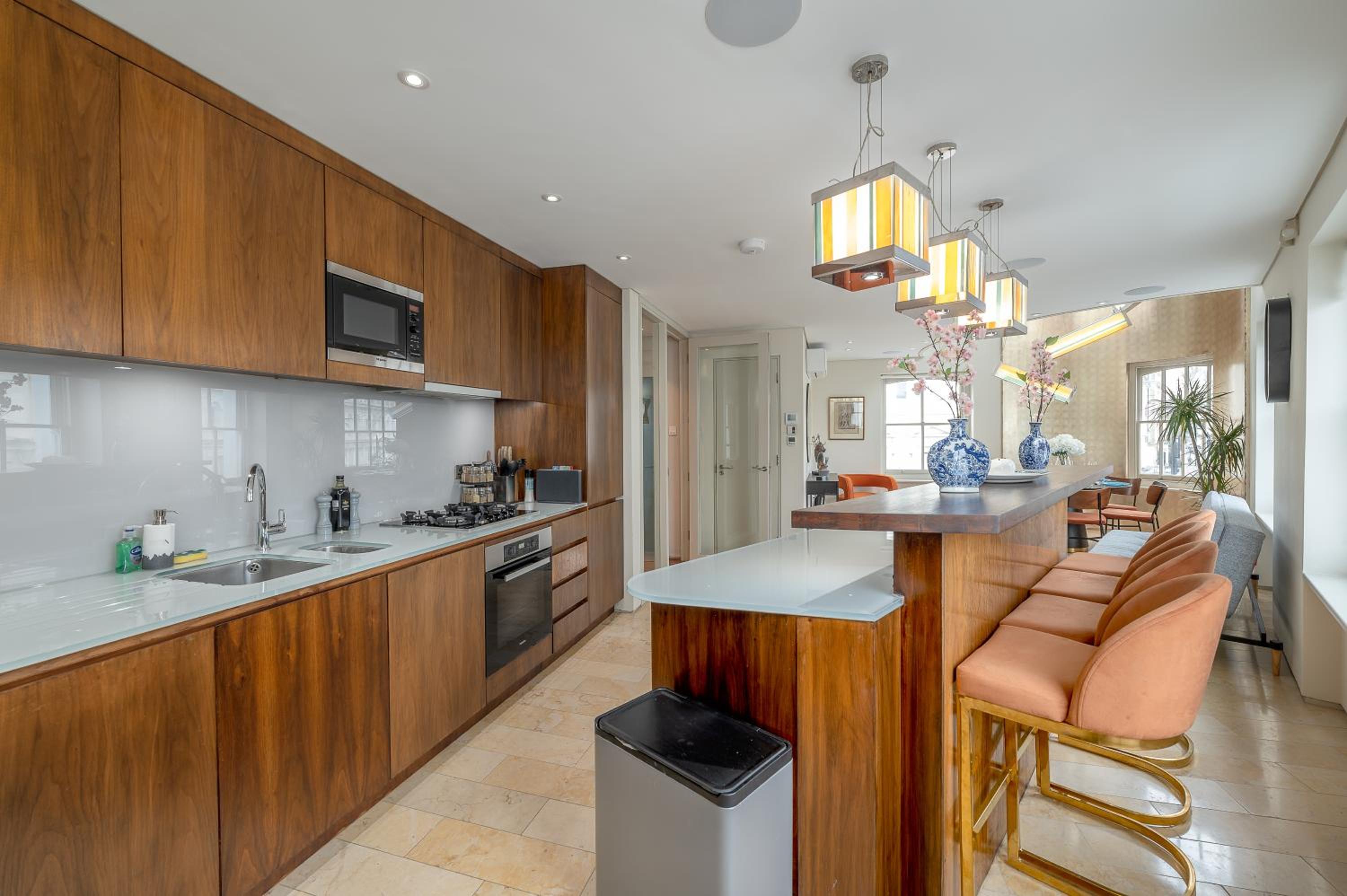 Brand New Refurbishment Townhouse in Notting Hill near Portobello Road with AC Air Conditioning & Roof Terrace