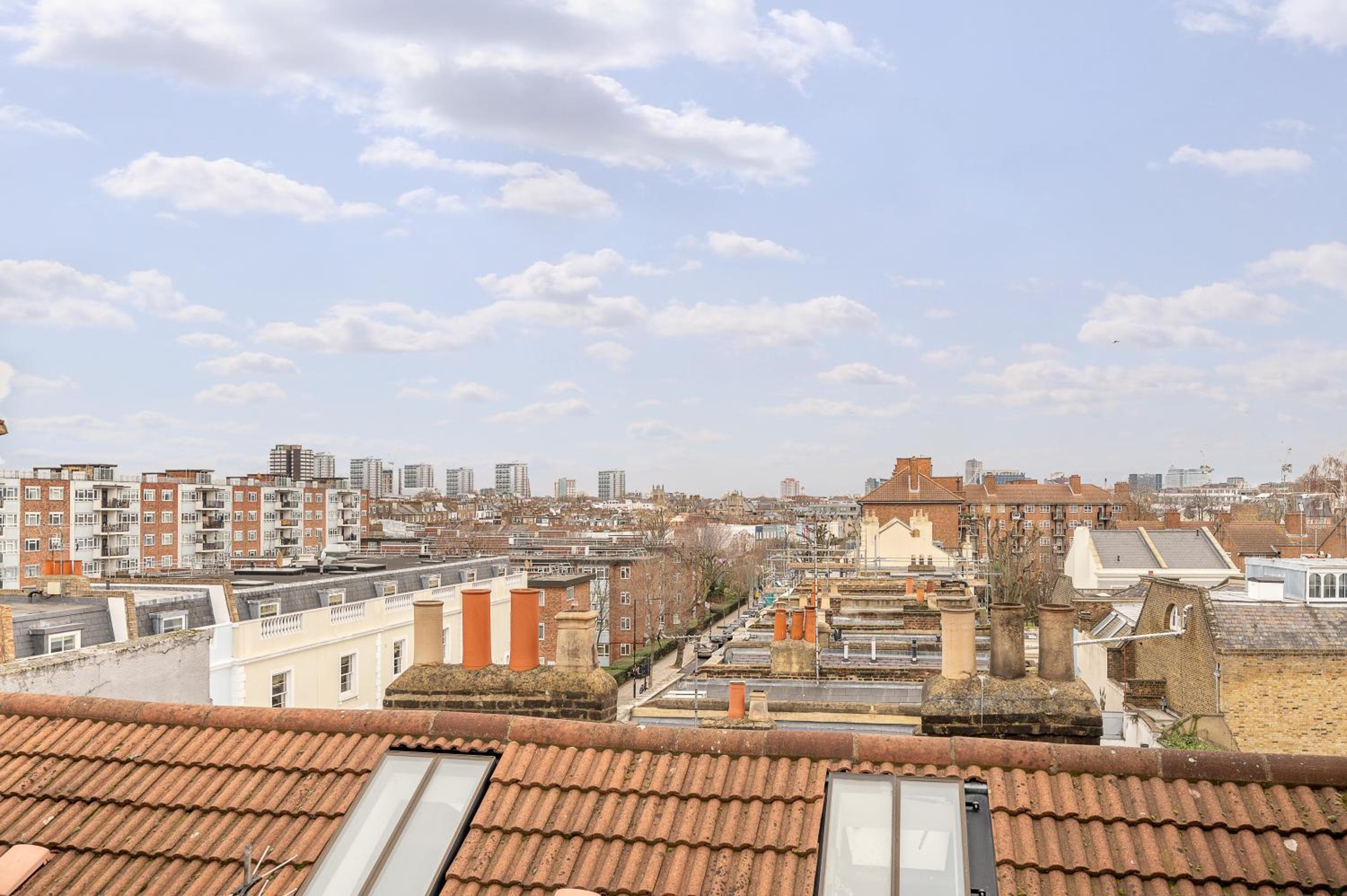 Brand New Refurbishment Townhouse in Notting Hill near Portobello Road with AC Air Conditioning & Roof Terrace