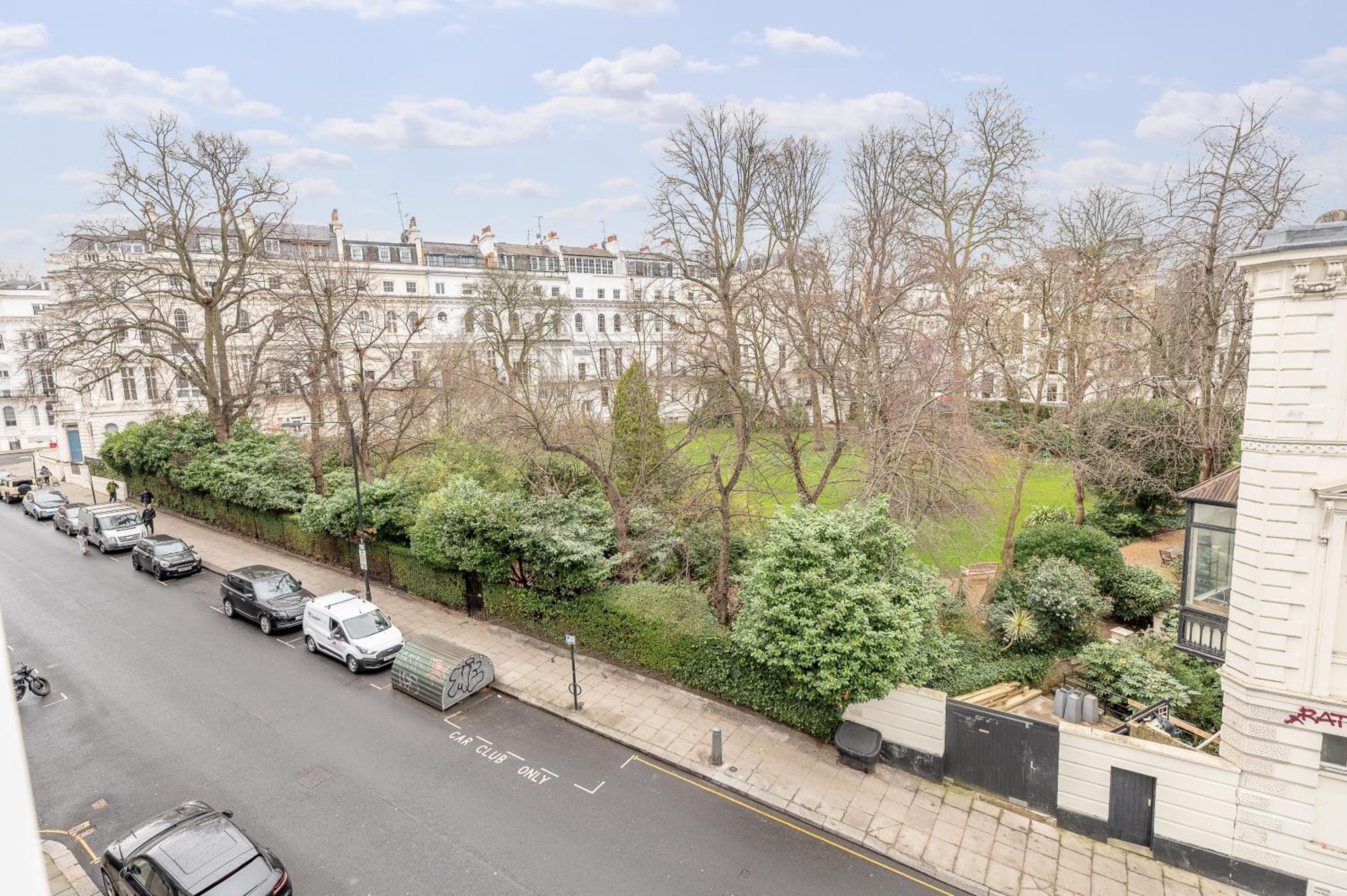 Brand New Refurbishment Townhouse in Notting Hill near Portobello Road with AC Air Conditioning & Roof Terrace