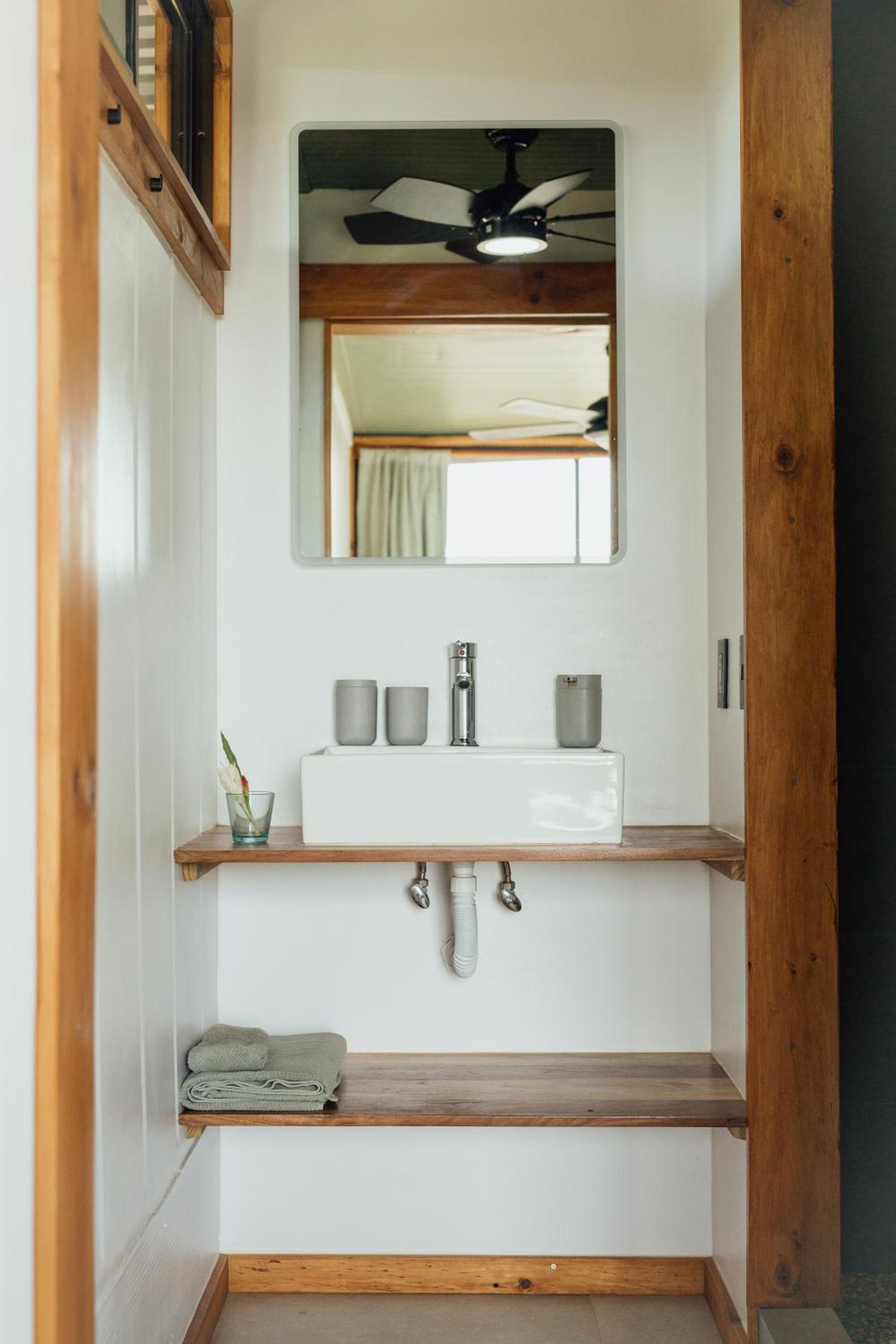 Kanoa Lodge - Adults and 18 plus only
