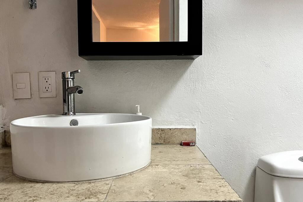 Maranello - Exclusive suite in Guadalupe Inn - HiveNB photo 3