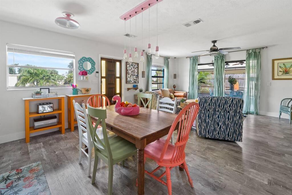 Laid-Back Bungalow 25 Blocks to Beach with Pool, Kayak and SUP Access
