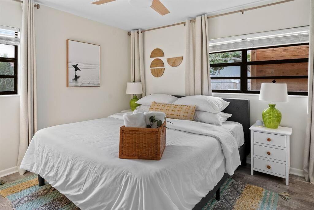 Laid-Back Bungalow 25 Blocks to Beach with Pool, Kayak and SUP Access