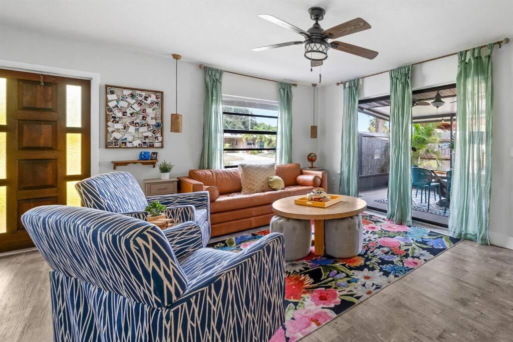 Laid-Back Bungalow 25 Blocks to Beach with Pool, Kayak and SUP Access
