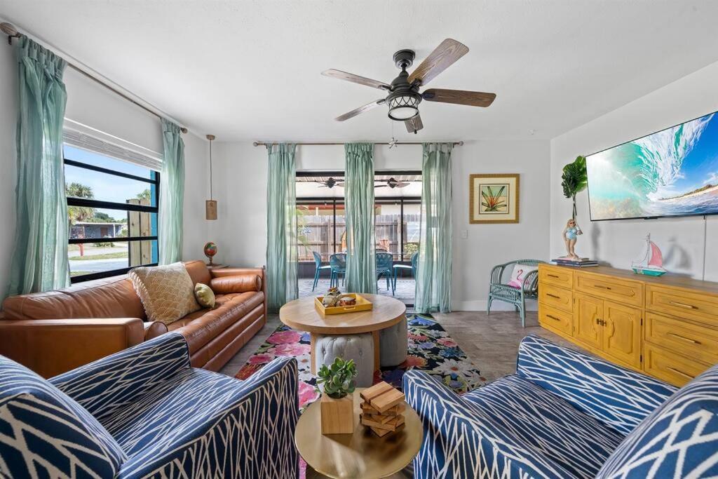 Laid-Back Bungalow 25 Blocks to Beach with Pool, Kayak and SUP Access