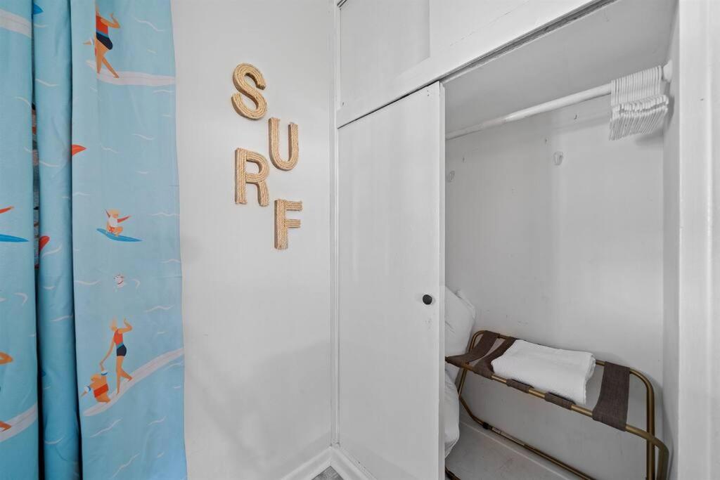 Laid-Back Bungalow 25 Blocks to Beach with Pool, Kayak and SUP Access