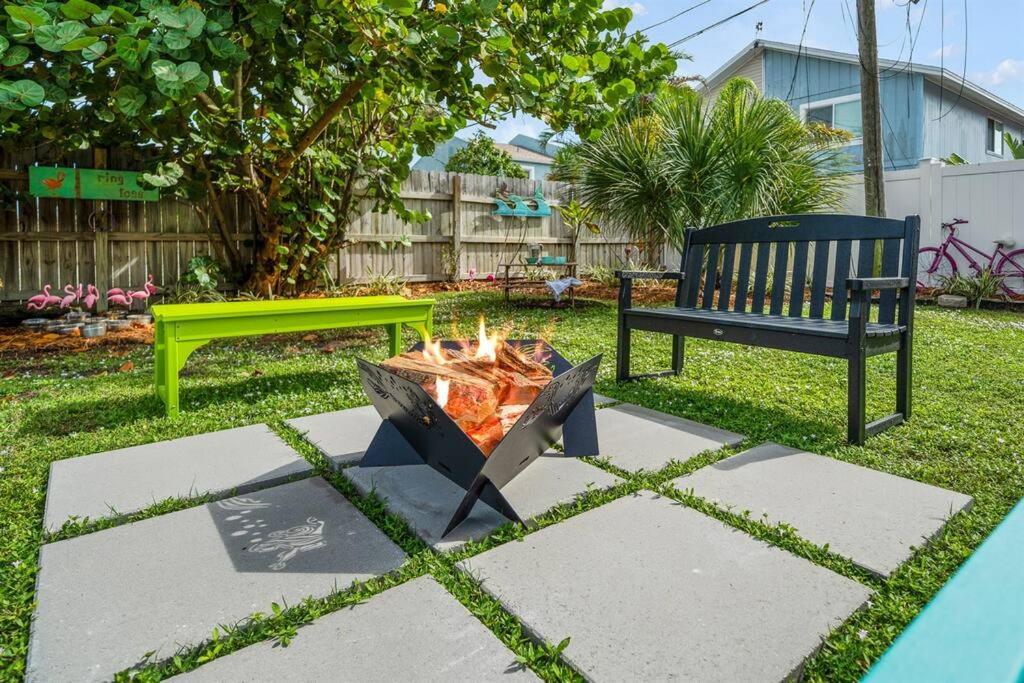 Laid-Back Bungalow 25 Blocks to Beach with Pool, Kayak and SUP Access