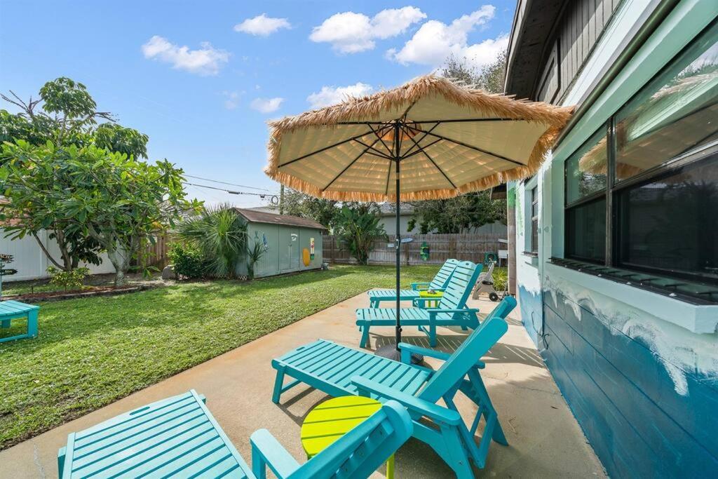 Laid-Back Bungalow 25 Blocks to Beach with Pool, Kayak and SUP Access