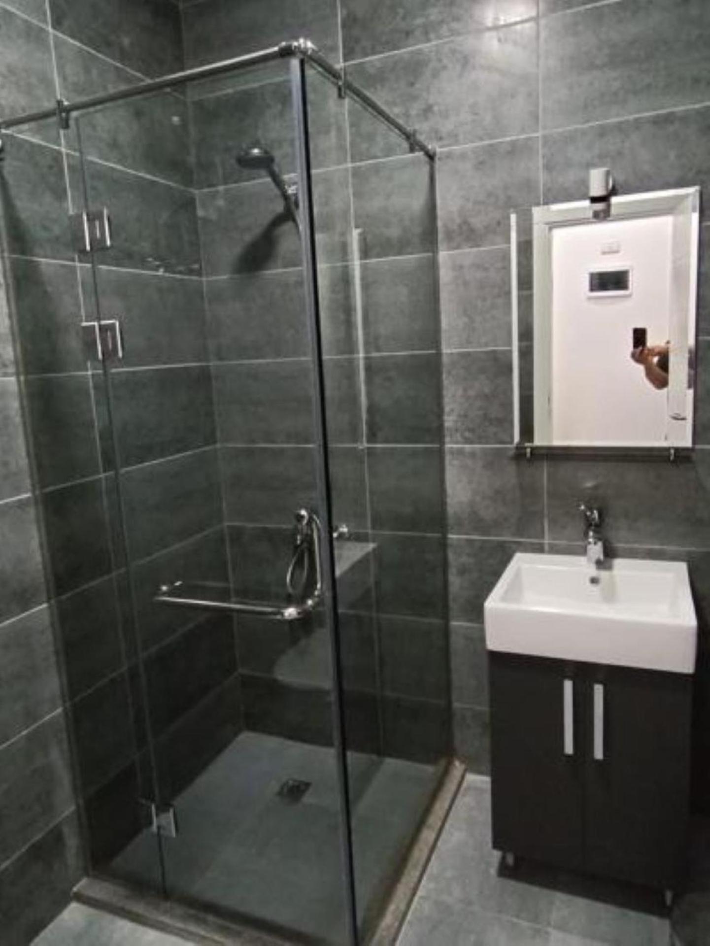 Studio Sleeps 2 with Balcony Pool & Parking
