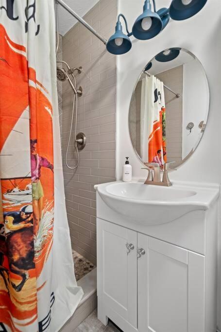 Laid-Back Bungalow 25 Blocks to Beach with Pool, Kayak and SUP Access