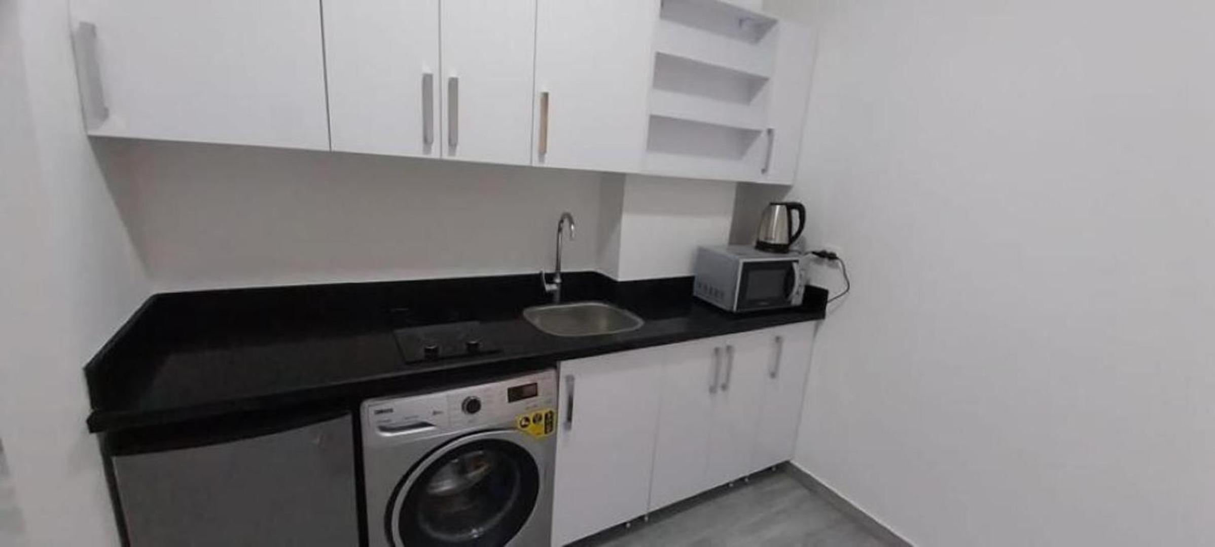 Studio Sleeps 2 with Balcony Pool & Parking