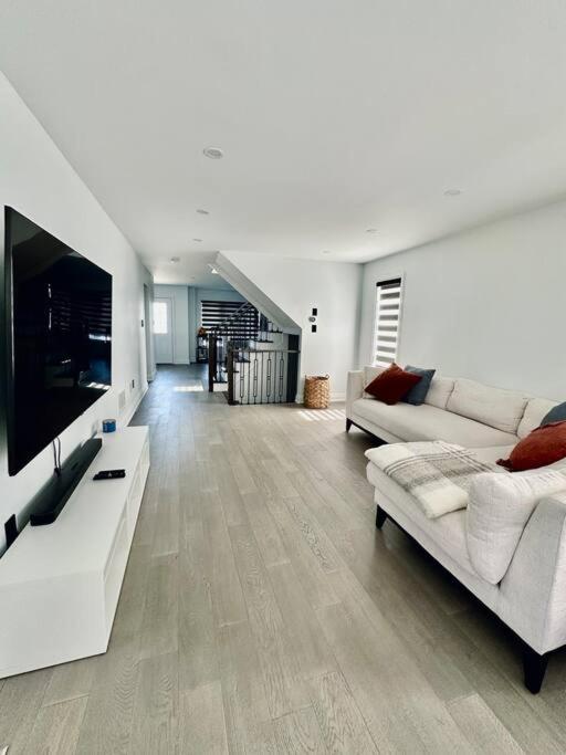 Private Luxury Full Home in Markham