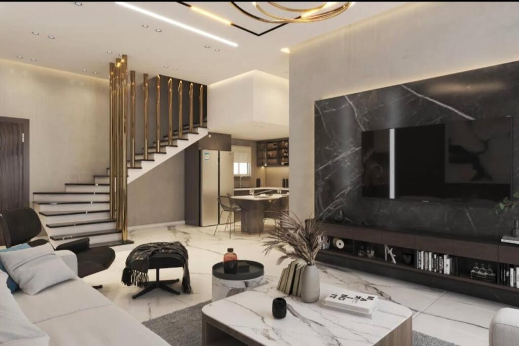 LUXURY Duplex in Galleria Moon Valley
