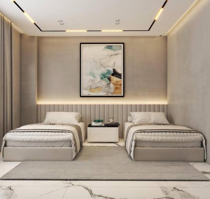 LUXURY Duplex in Galleria Moon Valley
