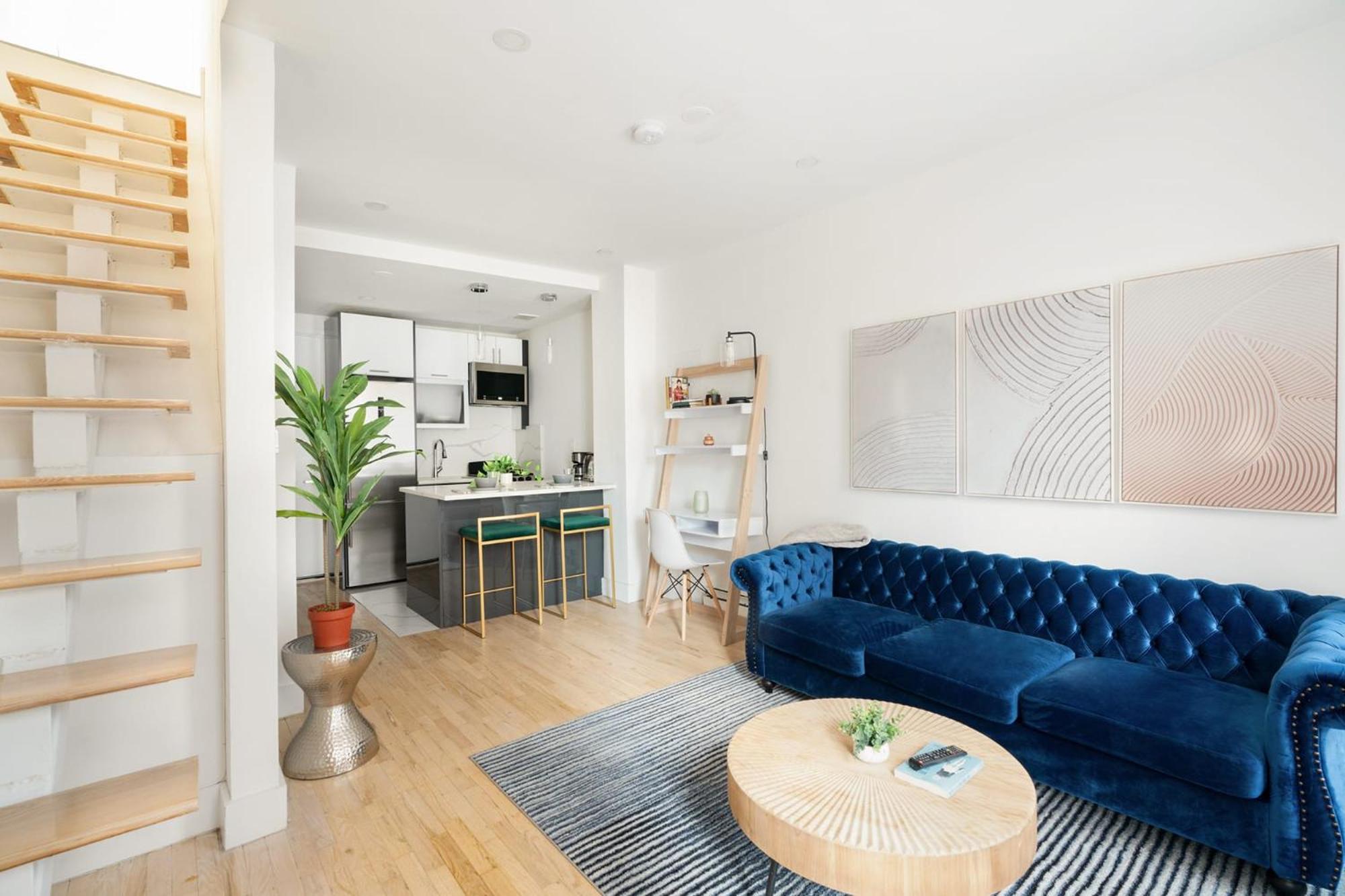 1597-PHN PH Duplex -Private Outdoor Deck W D