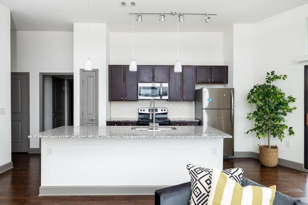 Beltline Apartment by Ponce City Market-Pool & Gym view 4