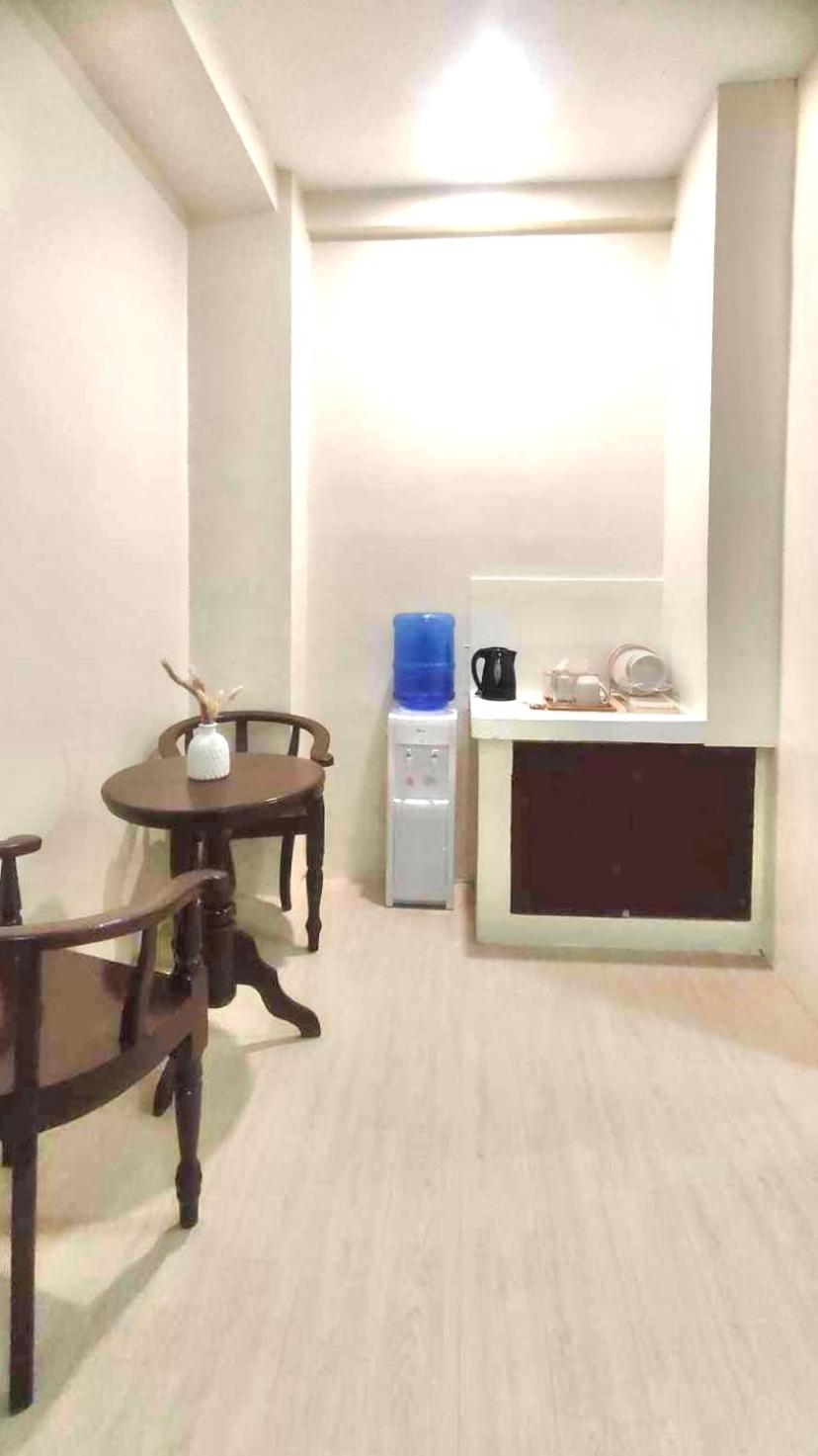 Budget rooms Puerto Princesa view 4