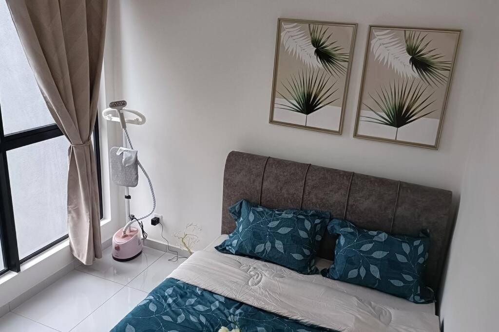 Sky Trees High Floor 2 Guests Living Room Balcony Nflix Disney Plus B22A