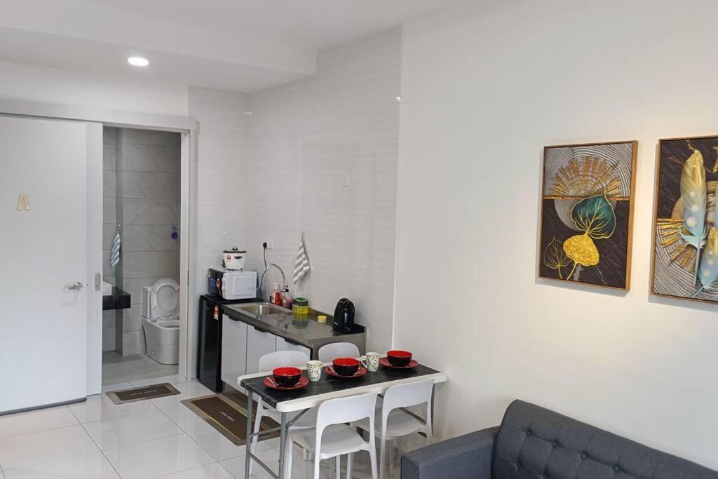 Sky Trees High Floor 2 Guests Living Room Balcony Nflix Disney Plus B22A