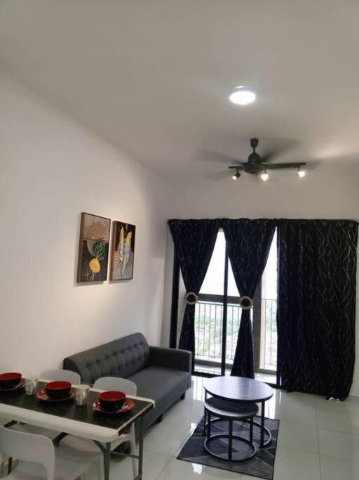 Sky Trees High Floor 2 Guests Living Room Balcony Nflix Disney Plus B22A