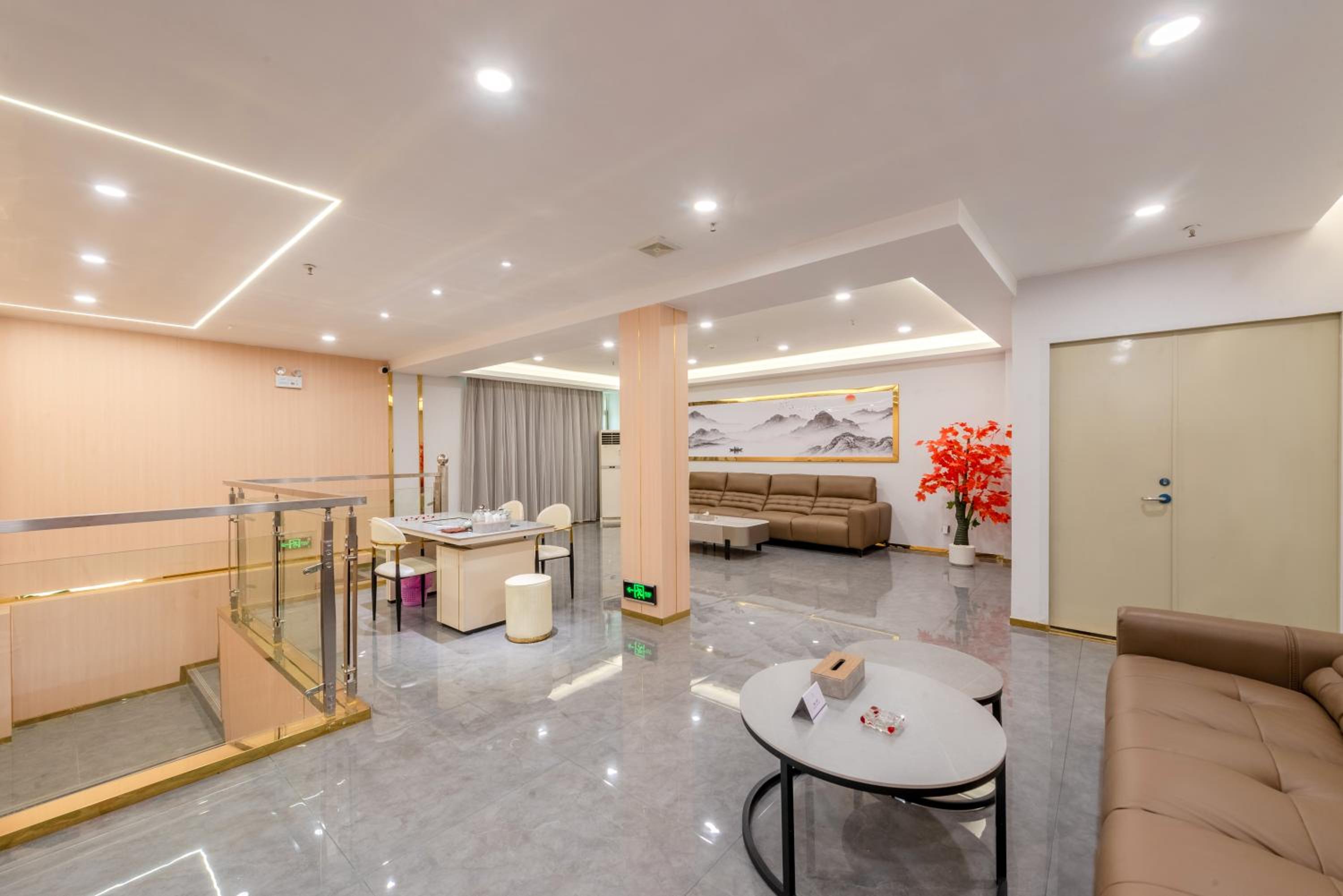 Huahang Hotel - Guangzhou Baiyun International Airport - Free airport shuttle bus