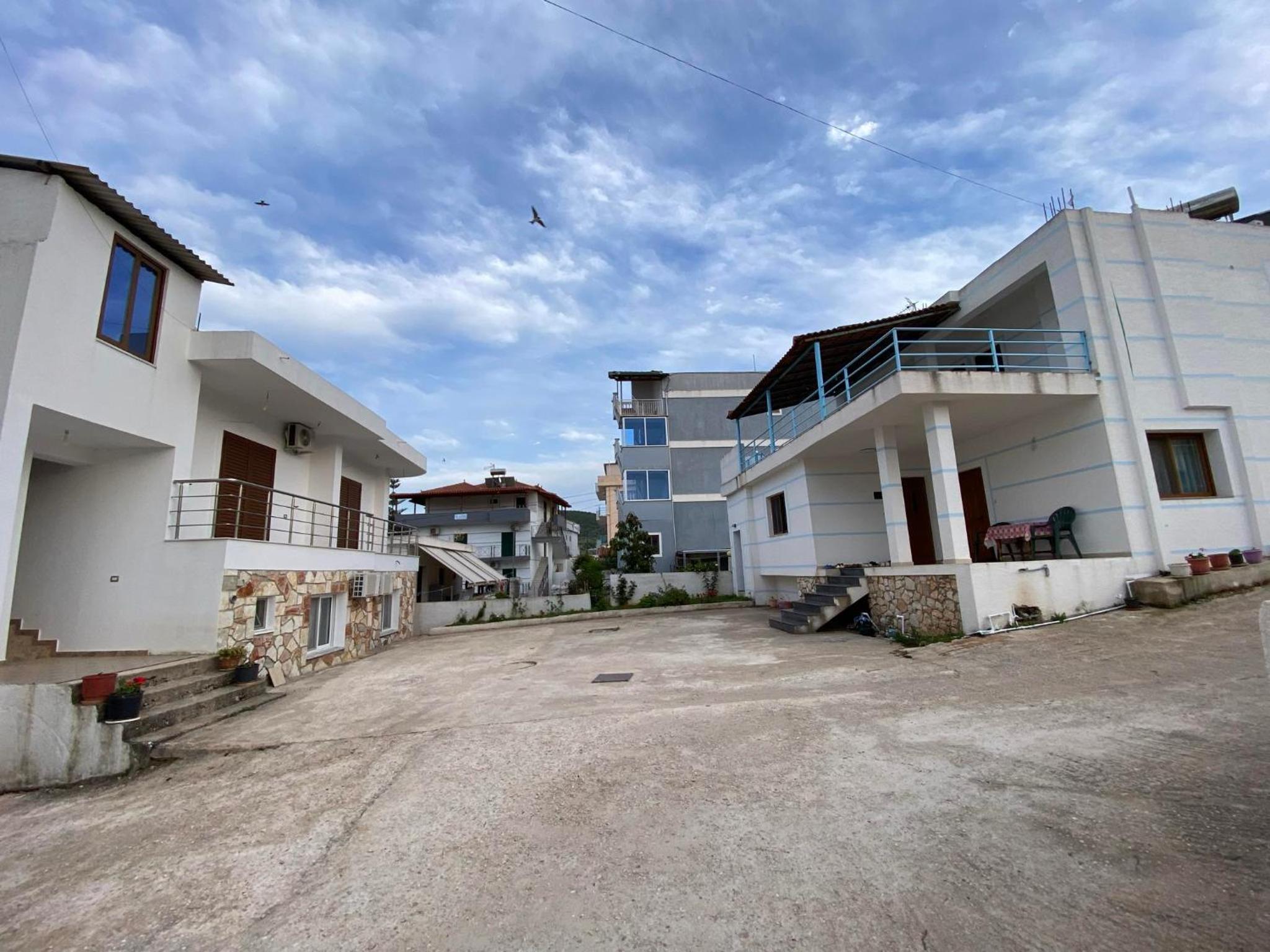 Villa Earta & Leo Ksamil