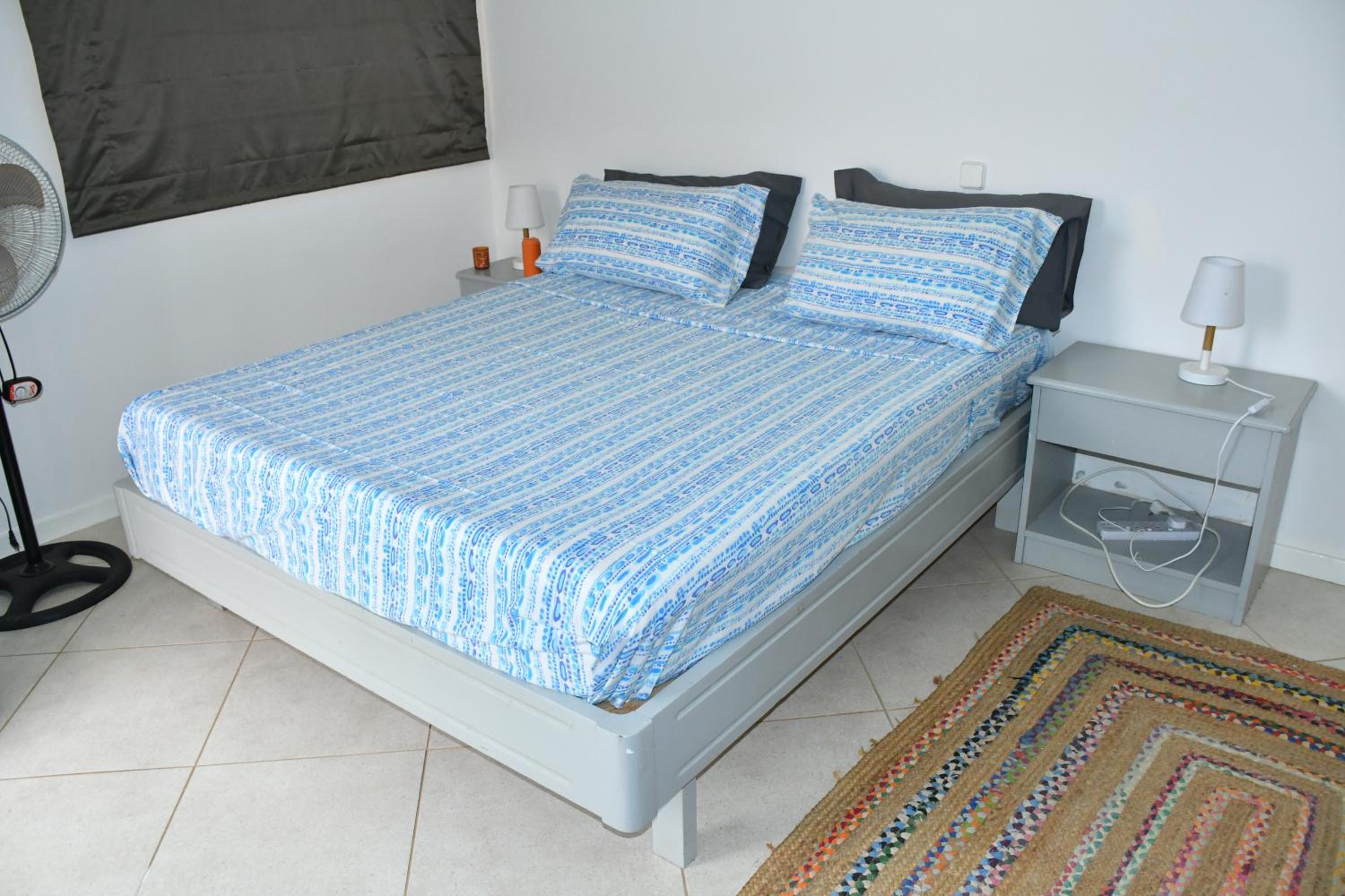 Private surf house & garden, v near beach & town