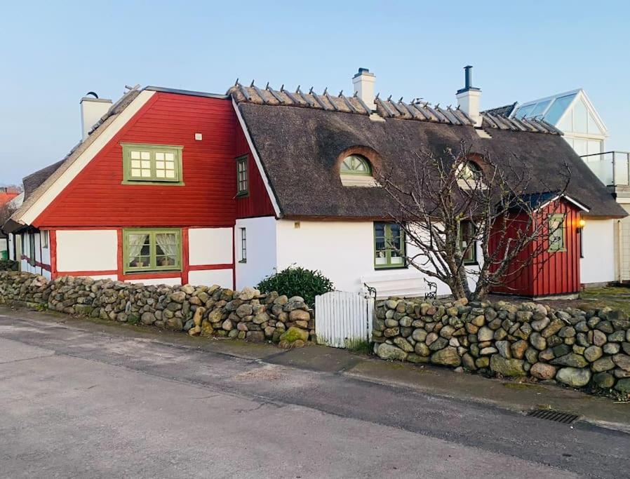 Guesthouse by the sea