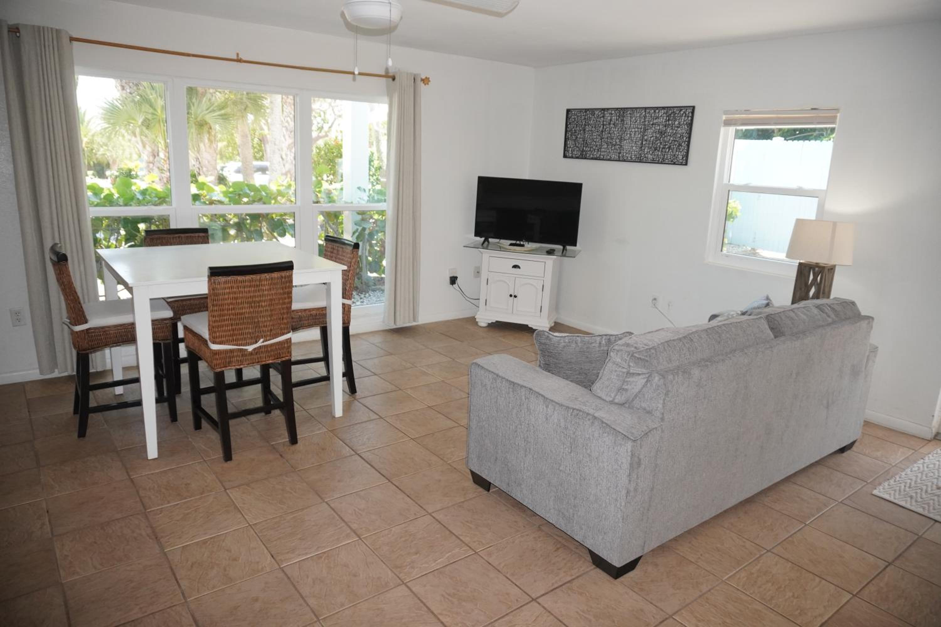 The Pearl Beach Inn