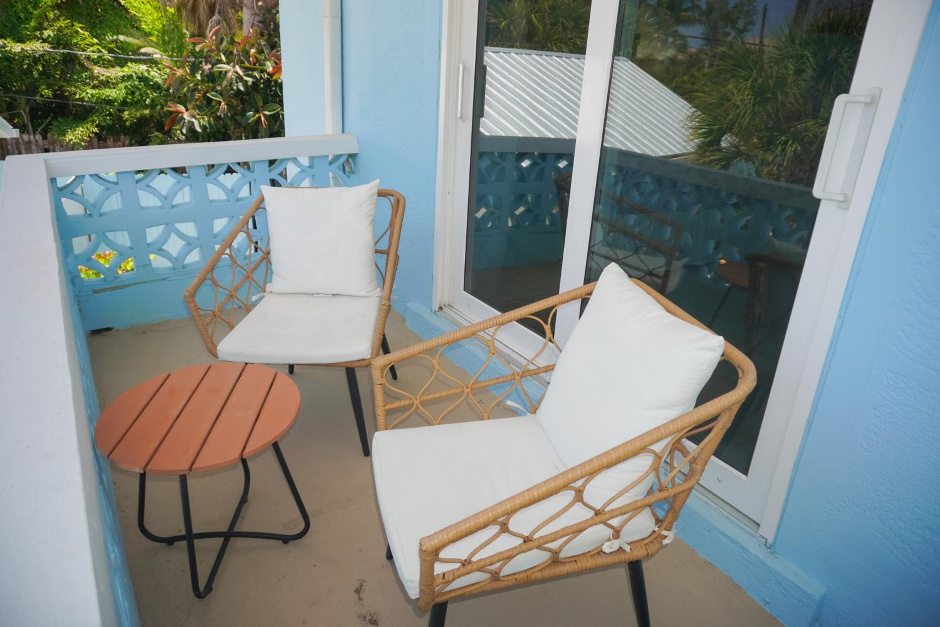 The Pearl Beach Inn