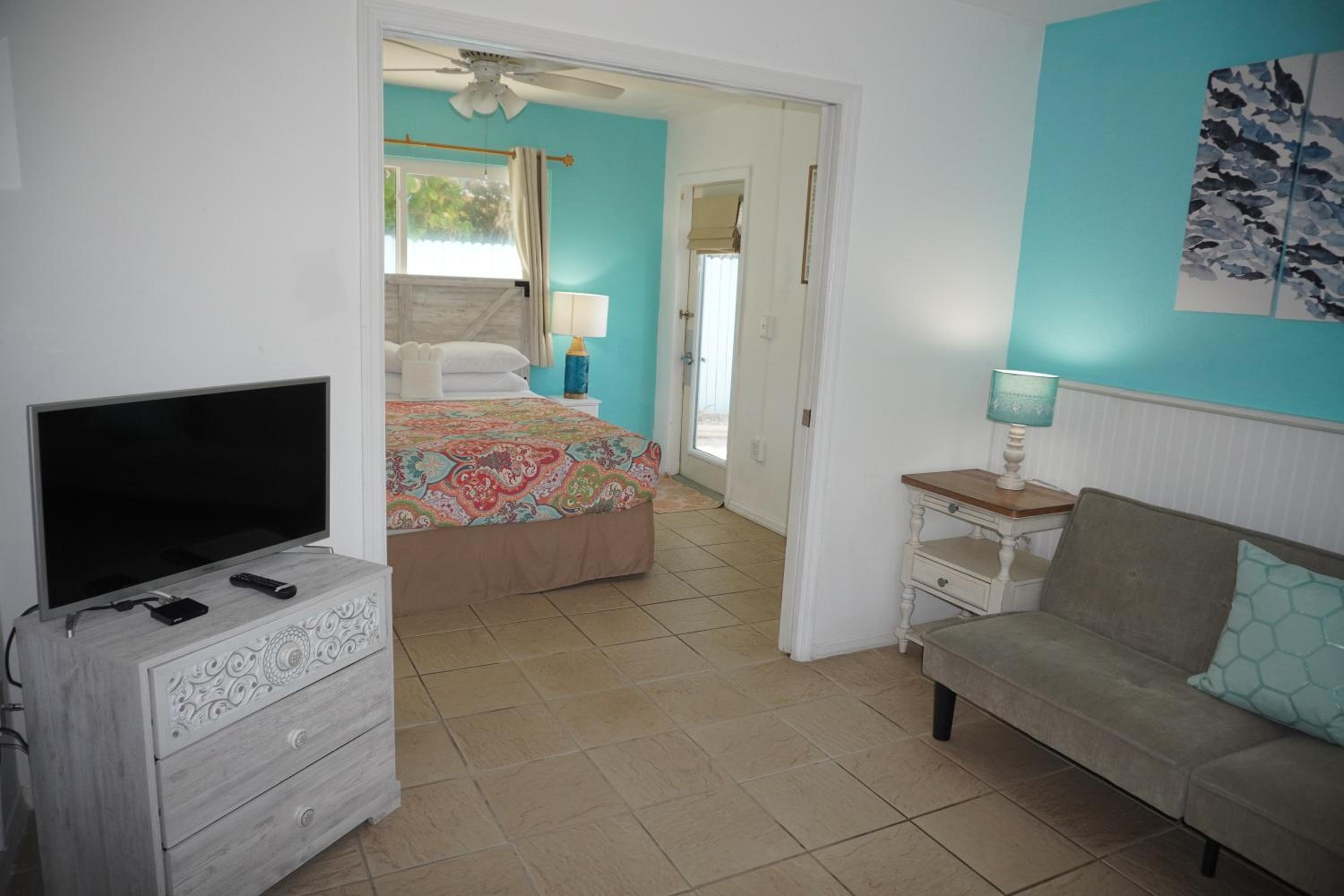 The Pearl Beach Inn
