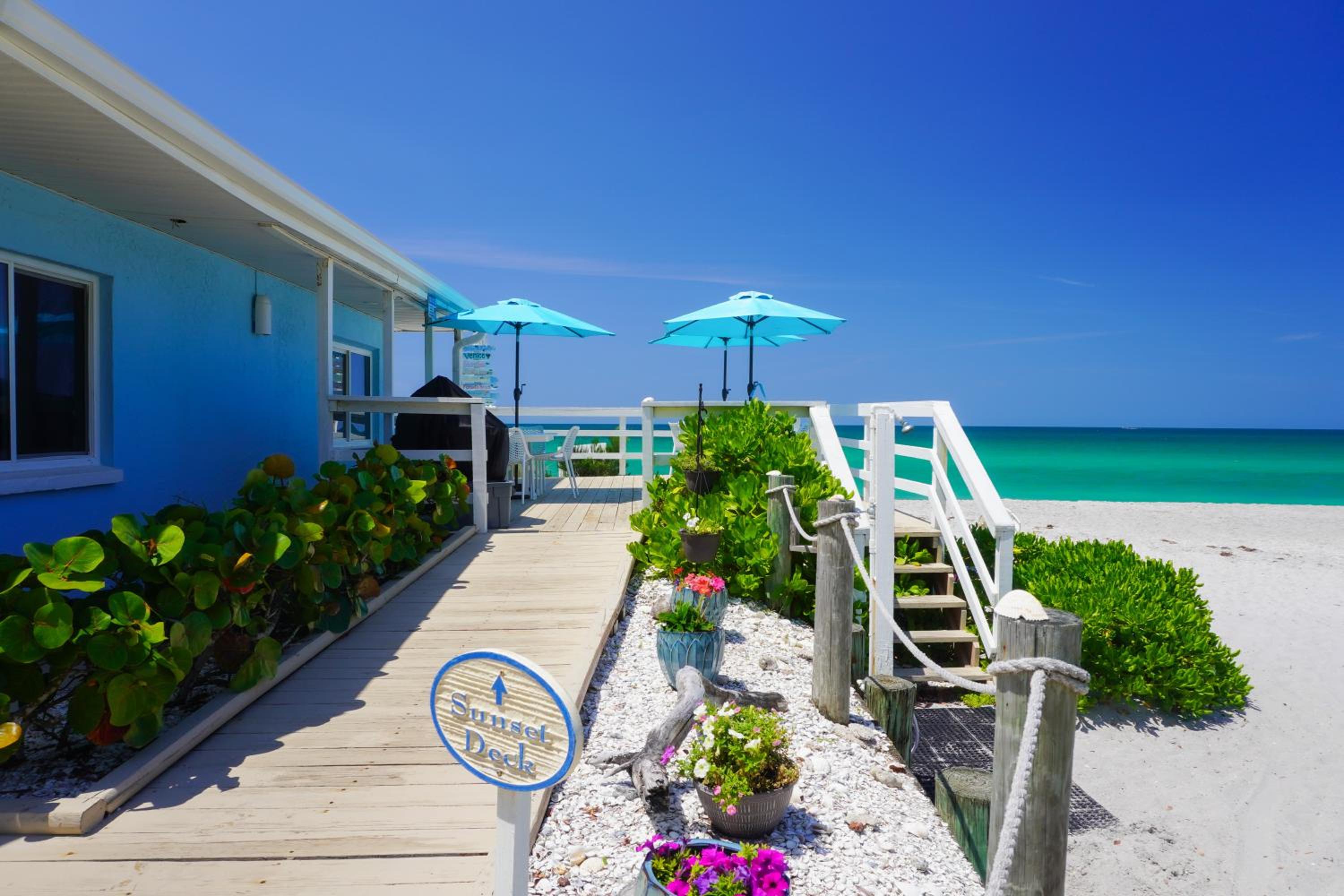 The Pearl Beach Inn