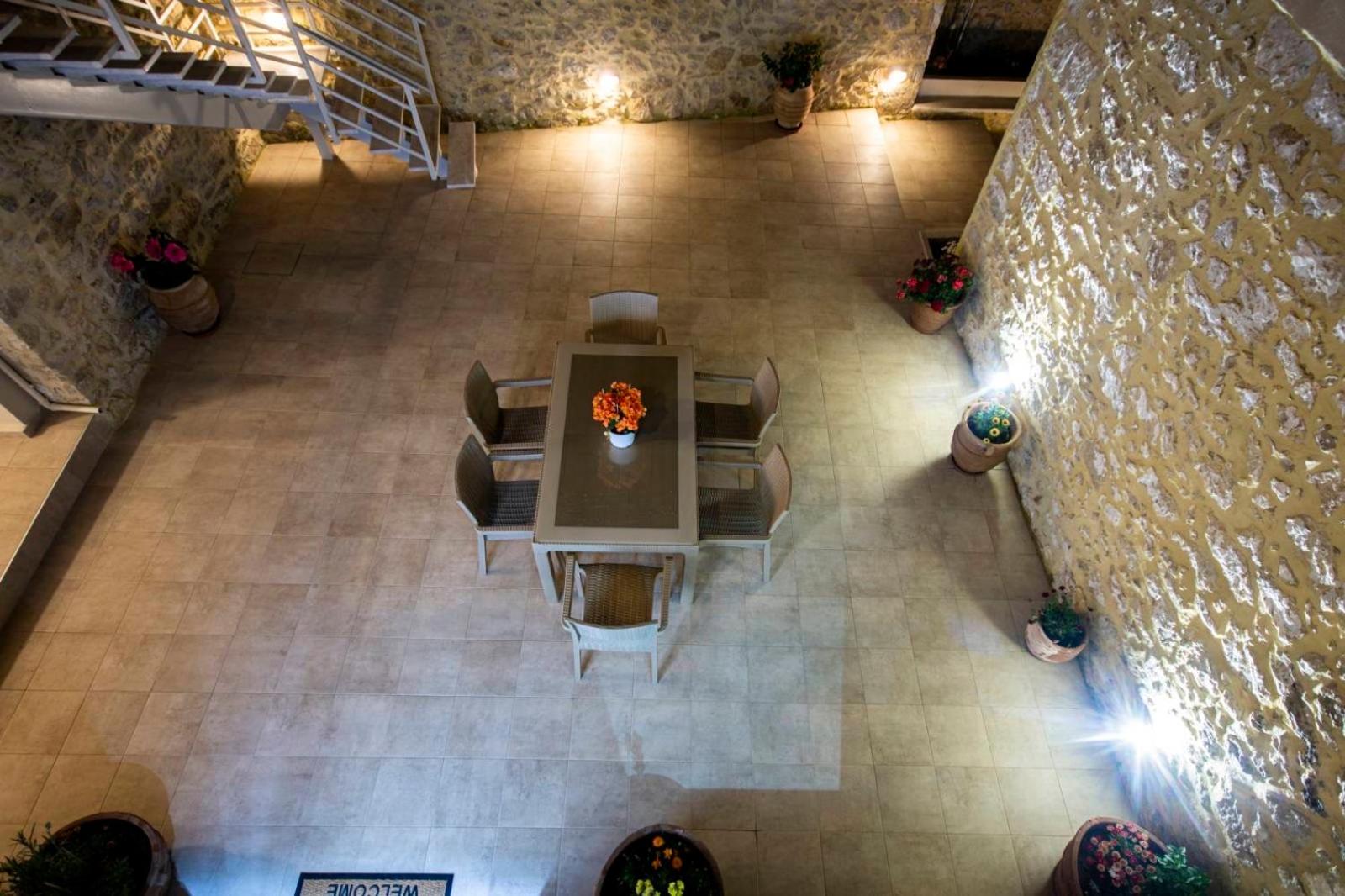Kalomiris Thea Suite