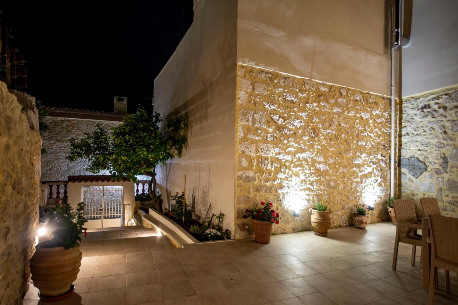 Kalomiris Thea Suite