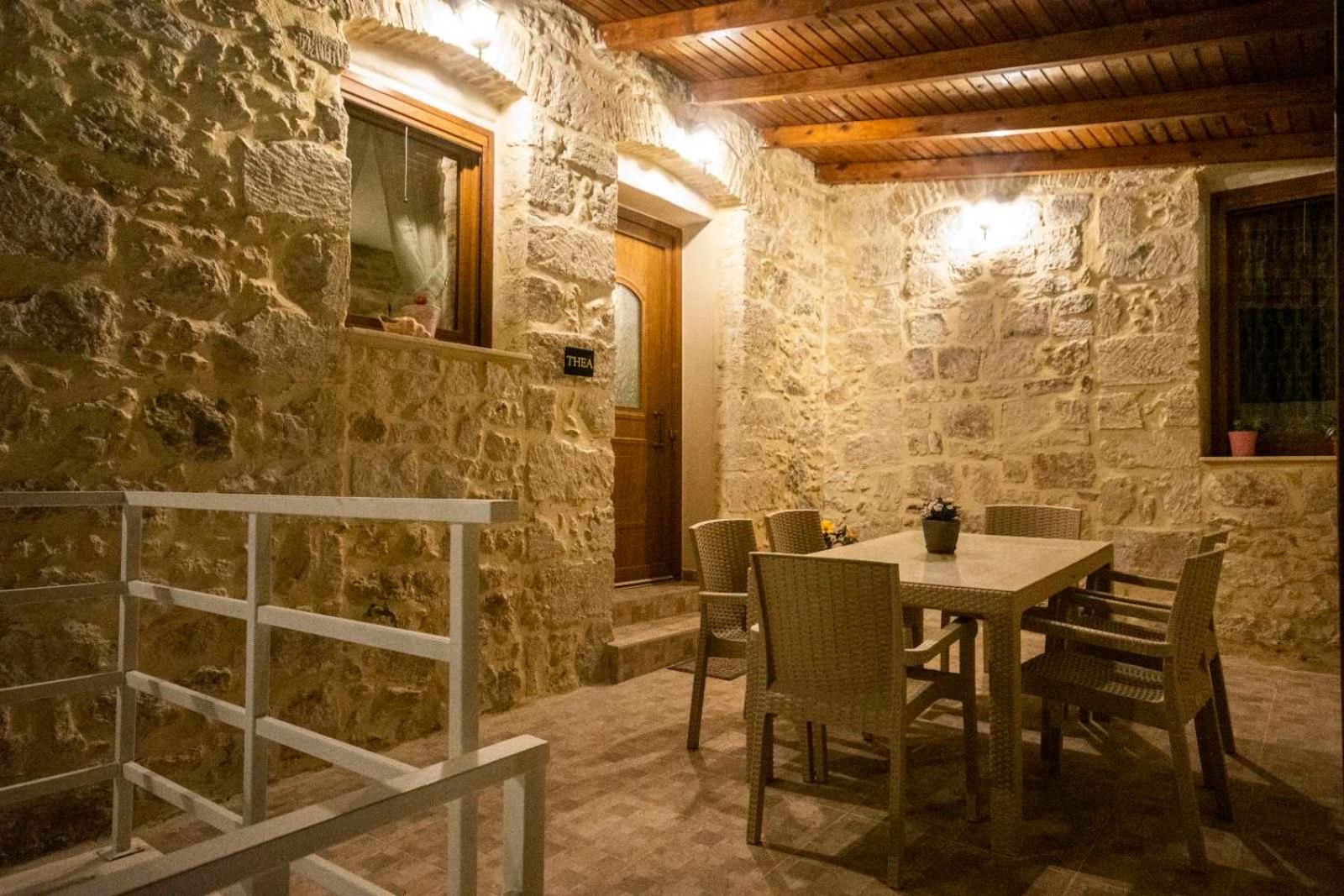Kalomiris Thea Suite