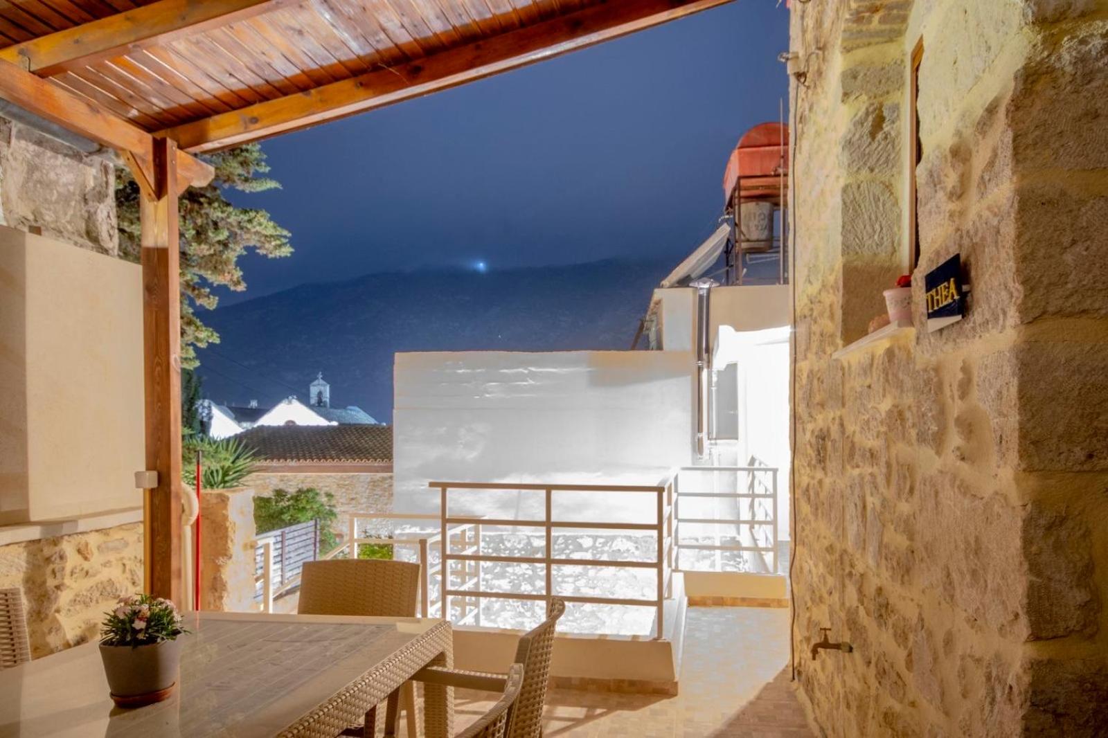 Kalomiris Thea Suite