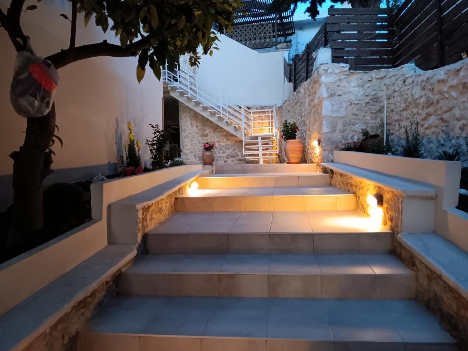 Kalomiris Thea Suite