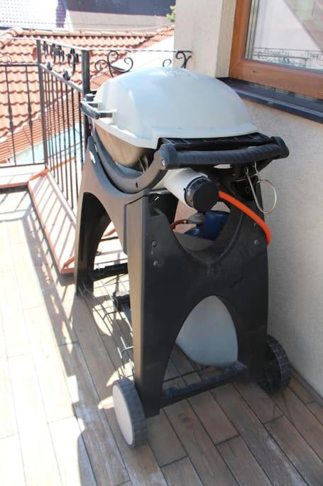 Glamorous Jacuzzi Loft Apartment with Roof Terrace view 3